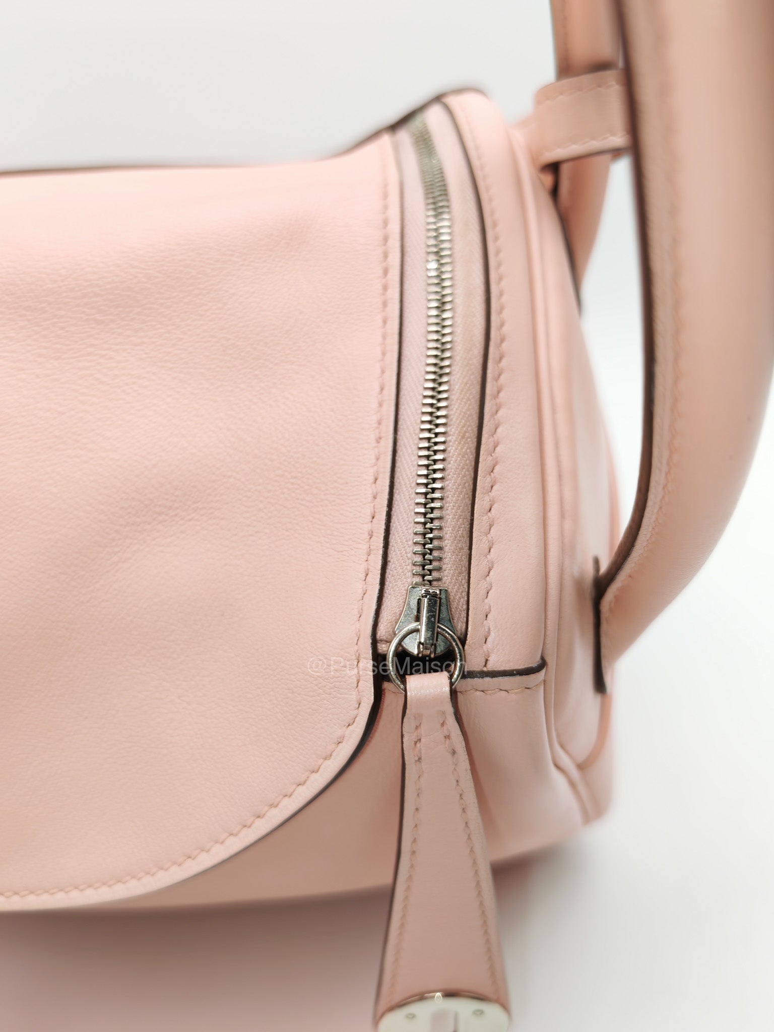 Hermes Lindy 26 in Rose Sakura Swift Leather Palladium Hardware Stamp X(2016) | Purse Maison Luxury Bags Shop