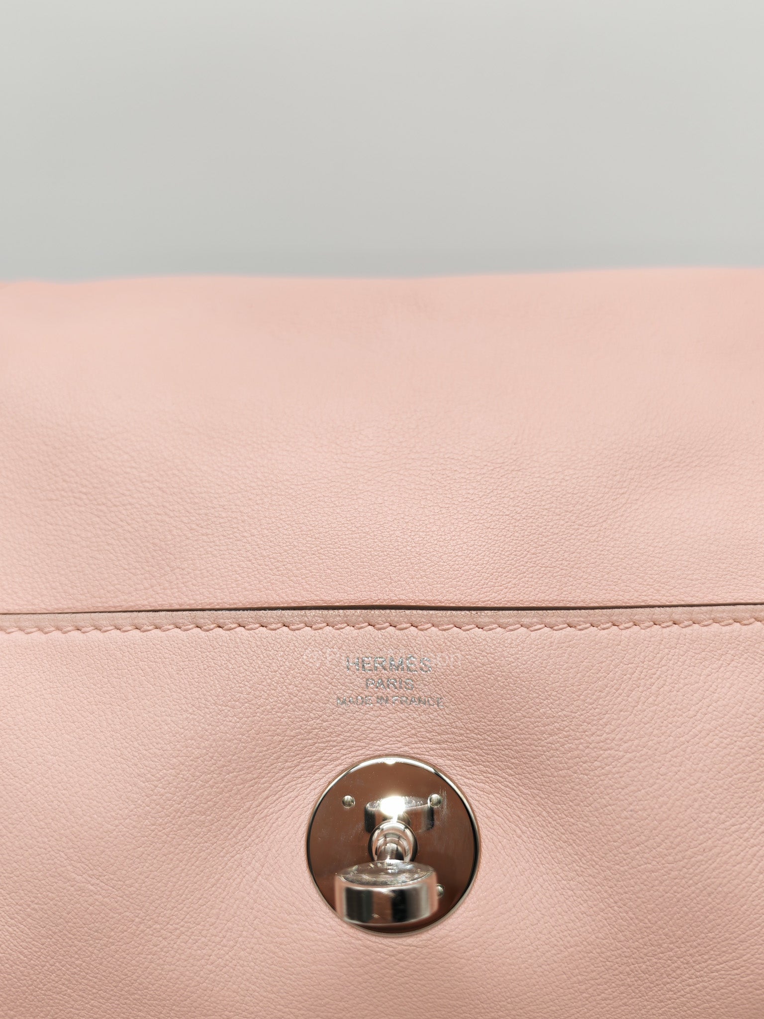 Hermes Lindy 26 in Rose Sakura Swift Leather Palladium Hardware Stamp X(2016) | Purse Maison Luxury Bags Shop