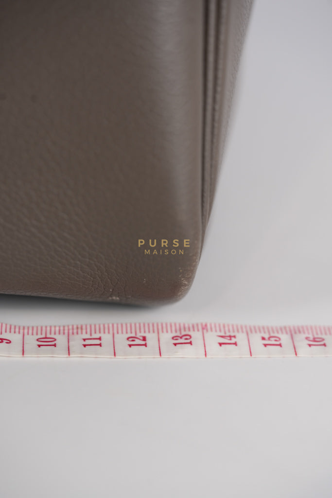 Lindy 26 in Taupe Evercolor Leather & Gold Hardware Stamp Z (2021) | Purse Maison Luxury Bags Shop