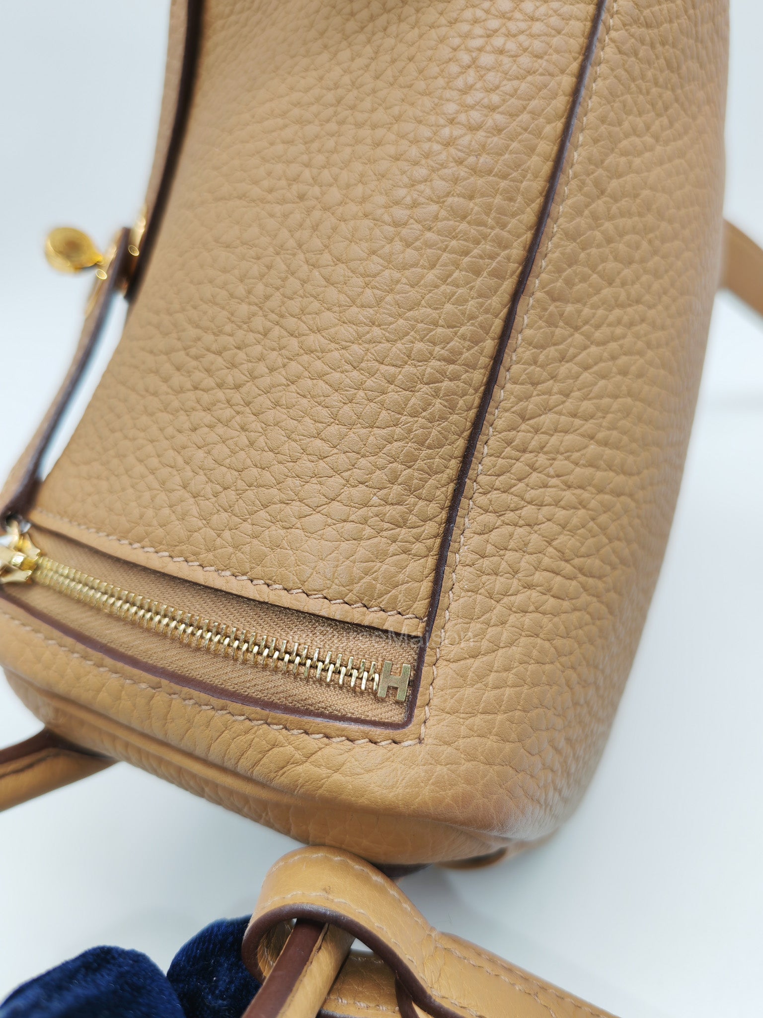 Hermes Mini Lindy in Buiscuit Clemence Leather Gold Hardware Stamp U(2022) | Purse Maison Luxury Bags Shop