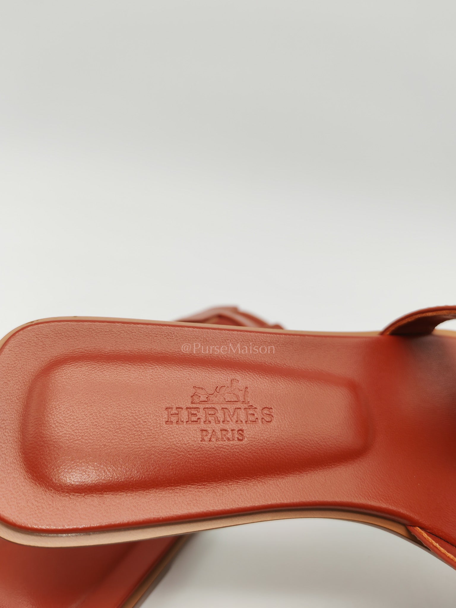 Hermes Oran in Reddish Brown Swift Leather Size 36.5 EU(23cm) | Purse Maison Luxury Bags Shop