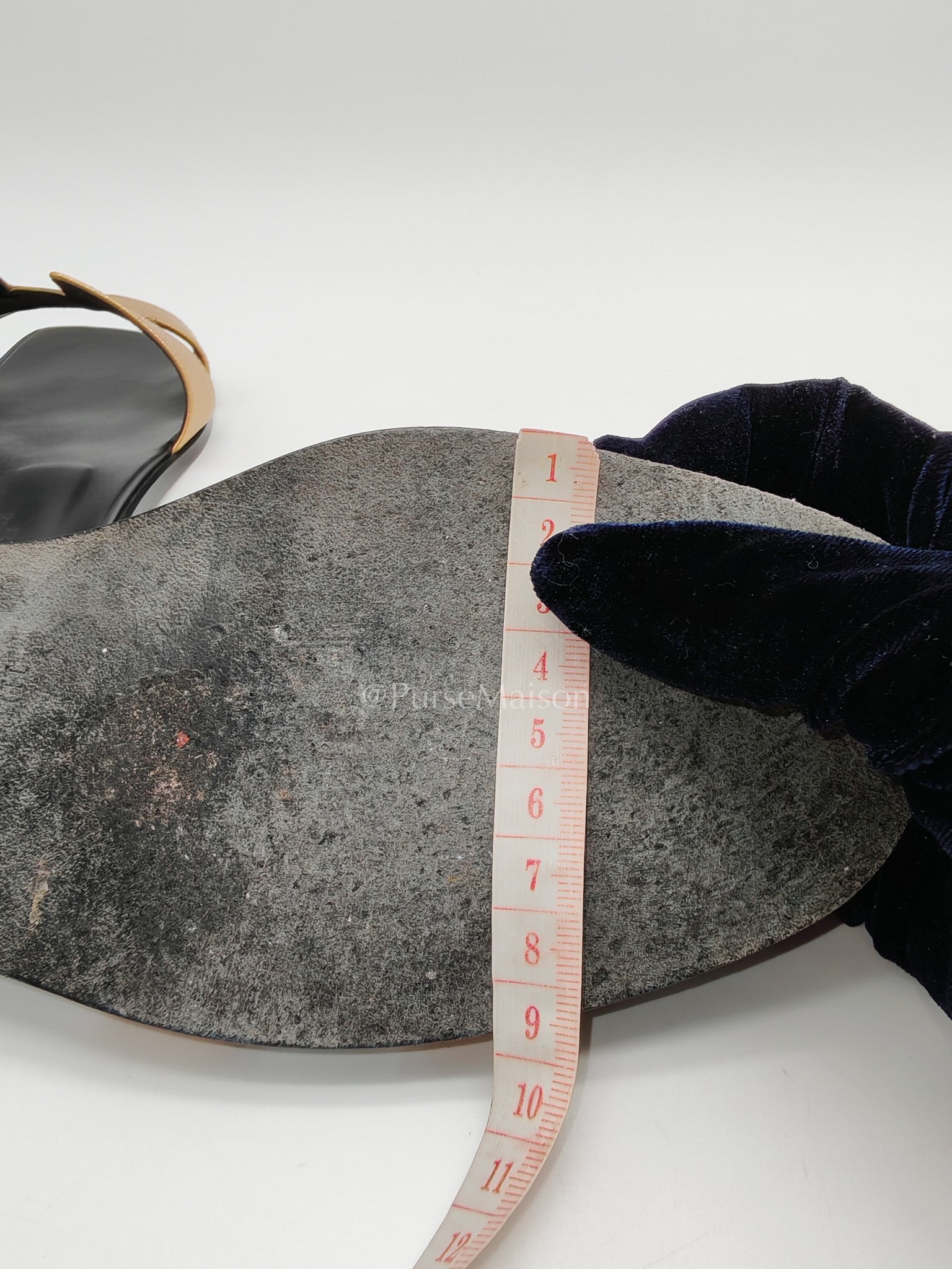 Hermes Oran Sandals in Metallic Gold "Dore" Chevre Leather size 40 EU (25.5 cm) | Purse Maison Luxury Bags Shop