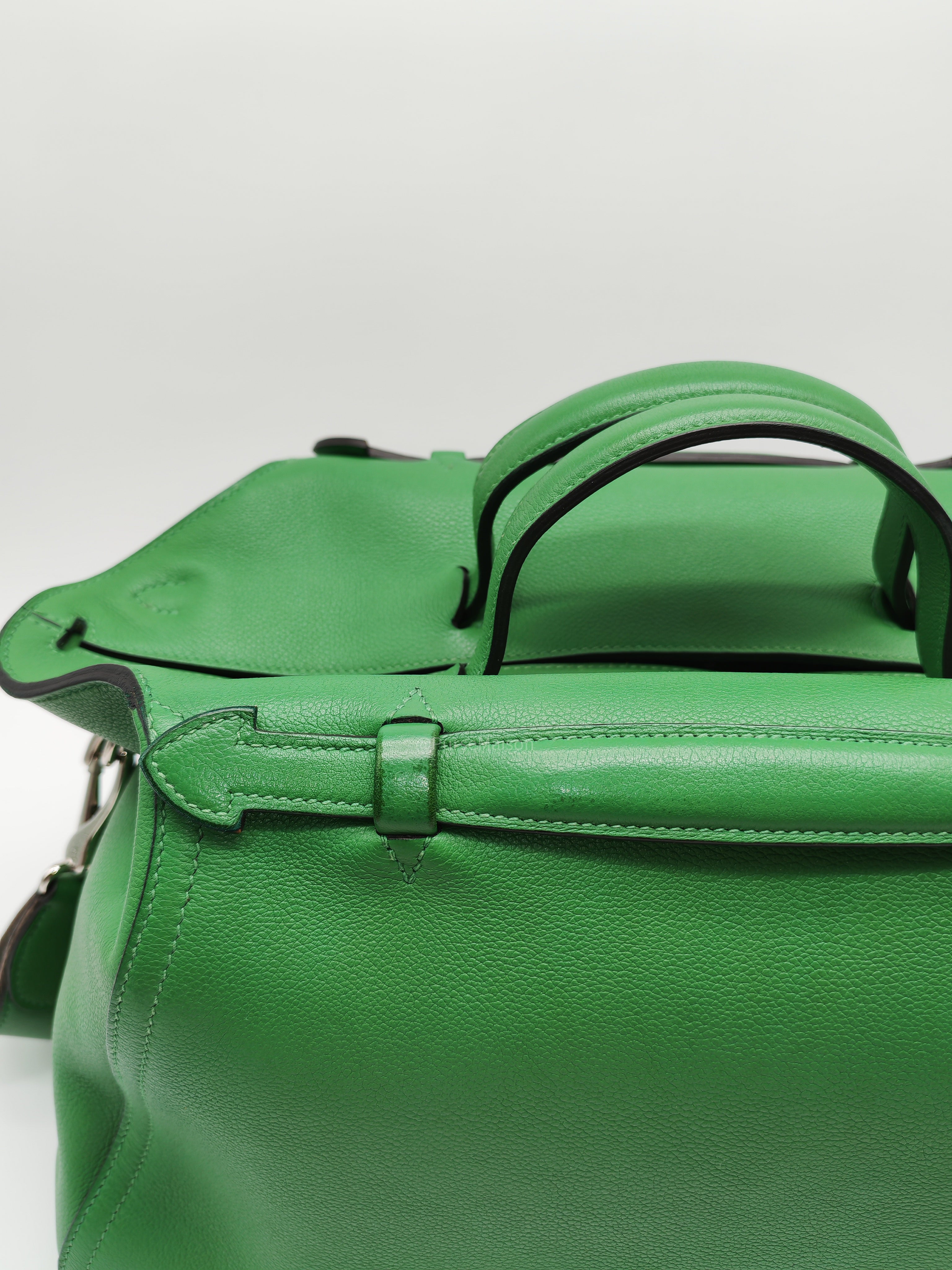 HERMÈS Sac Oxer Top Handle Bag Lager in Bambou Evercolor Leather Palladium Hardware Stamp T(2015) | Purse Maison Luxury Bags Shop