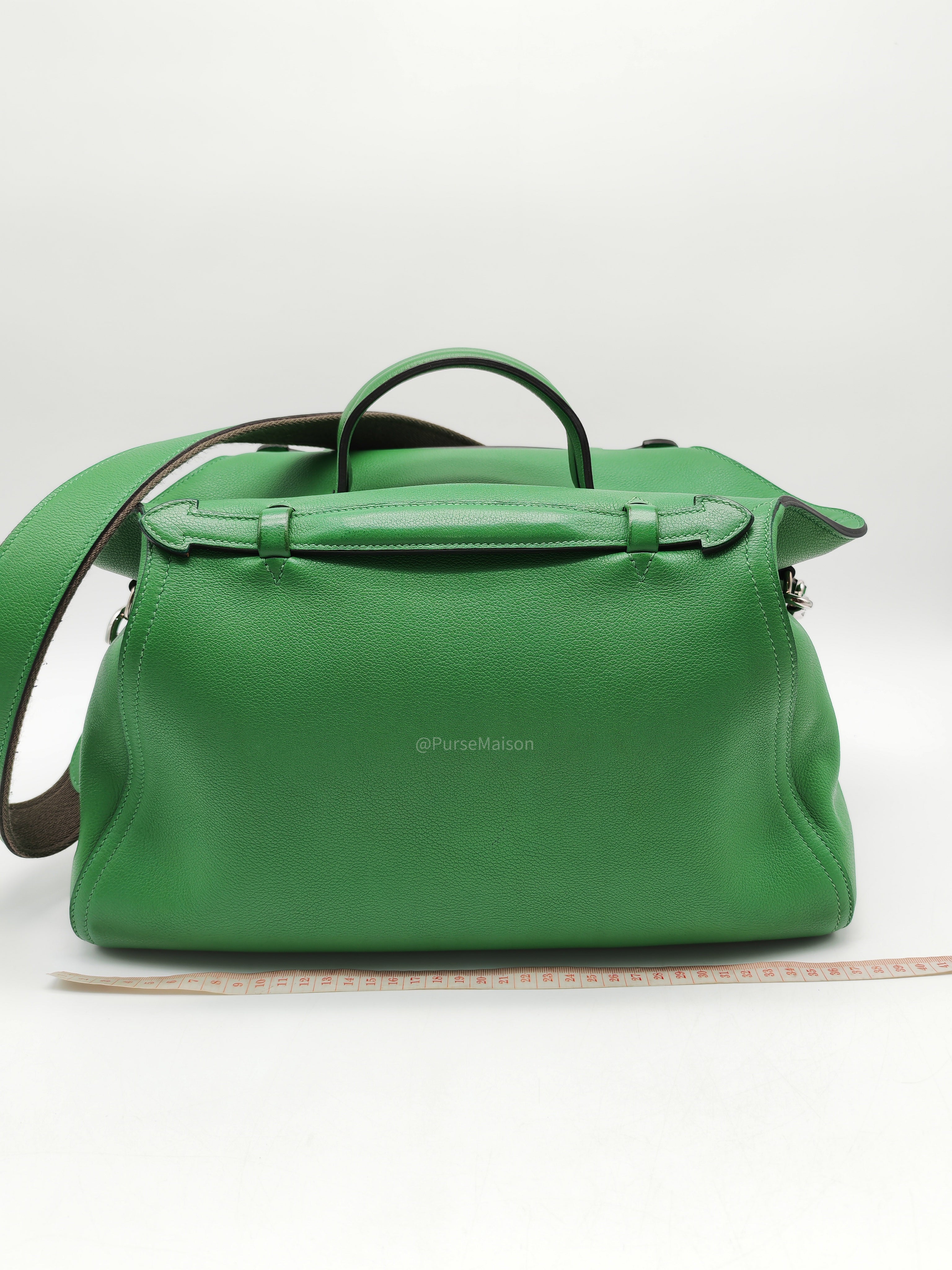 HERMÈS Sac Oxer Top Handle Bag Lager in Bambou Evercolor Leather Palladium Hardware Stamp T(2015) | Purse Maison Luxury Bags Shop