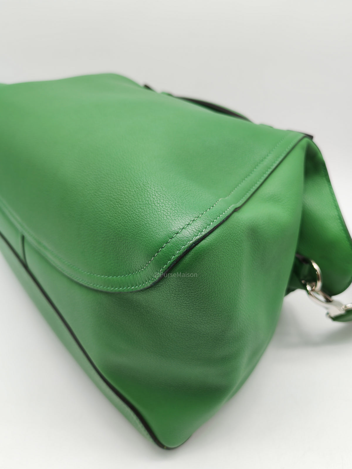 HERMÈS Sac Oxer Top Handle Bag Lager in Bambou Evercolor Leather Palladium Hardware Stamp T(2015) | Purse Maison Luxury Bags Shop