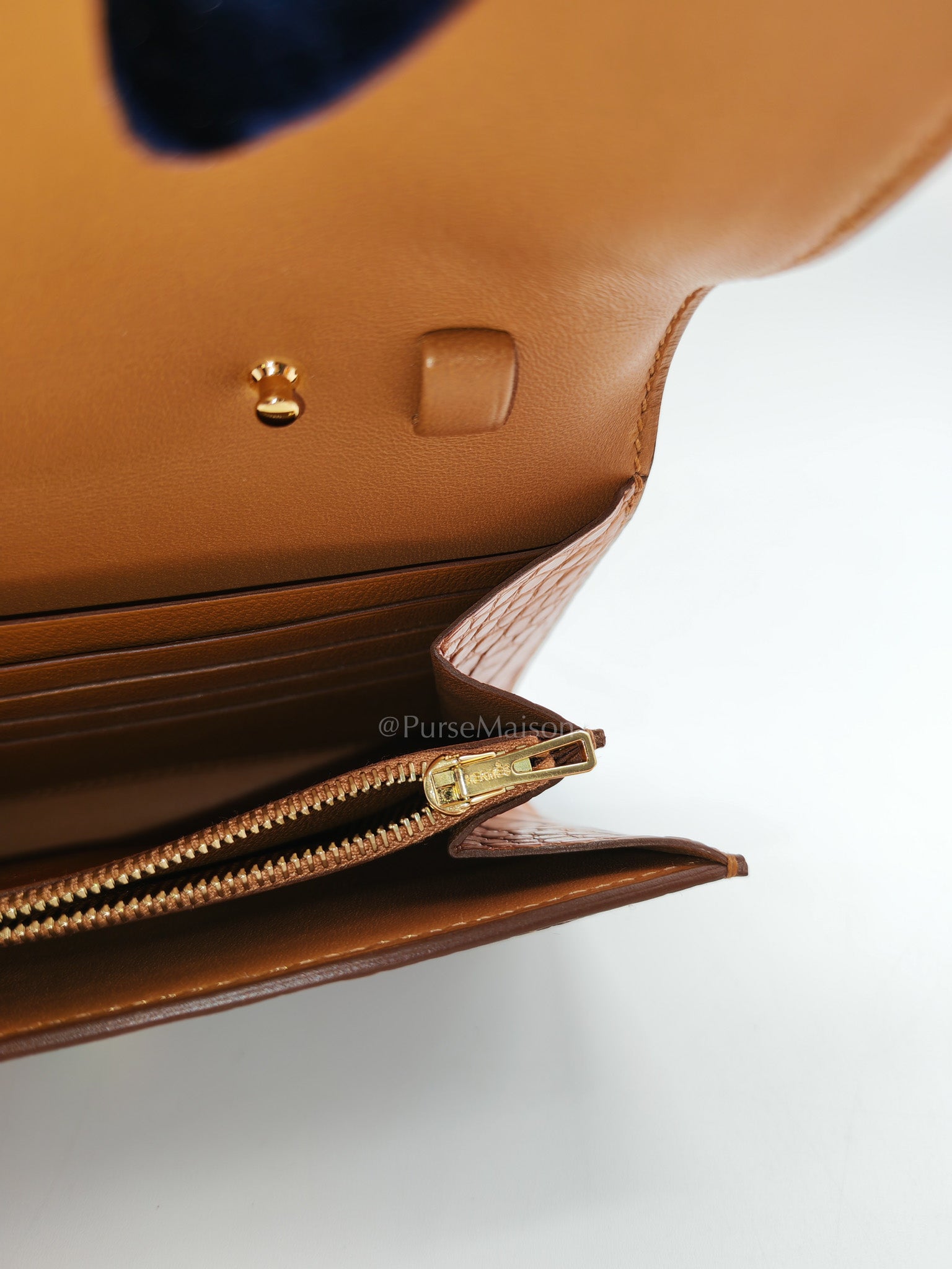 Constance To Go in Gold Matte Aligator Leather Gold Hardware Stamp Z(2021)