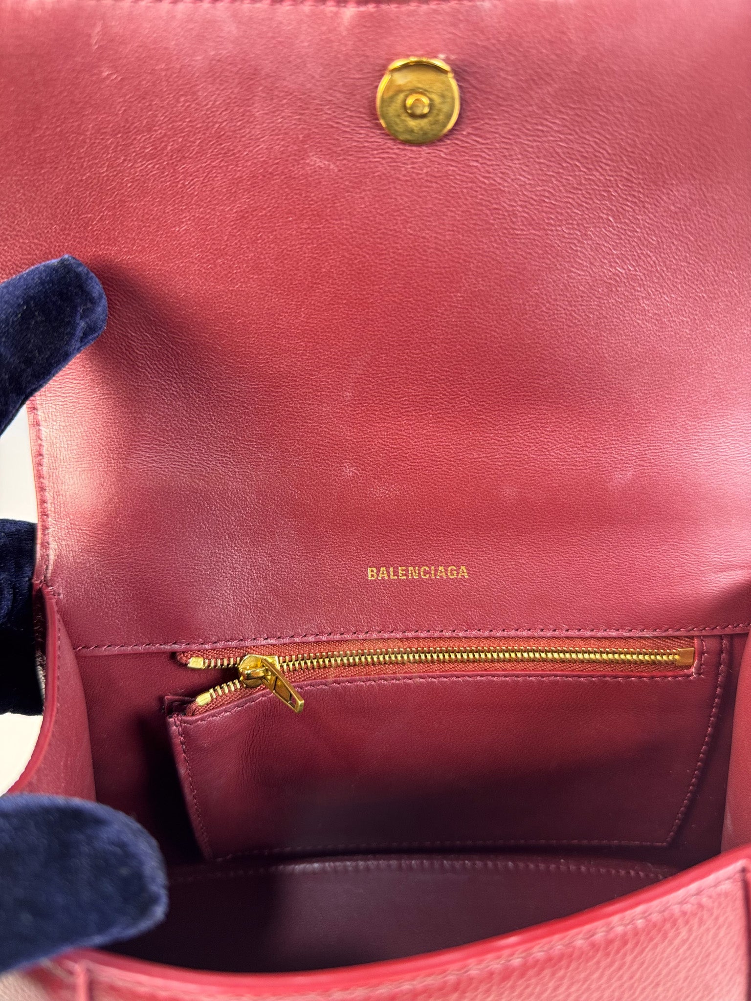 Hourglass Small in Dark Red Grained Leather | Purse Maison Luxury Bags Shop