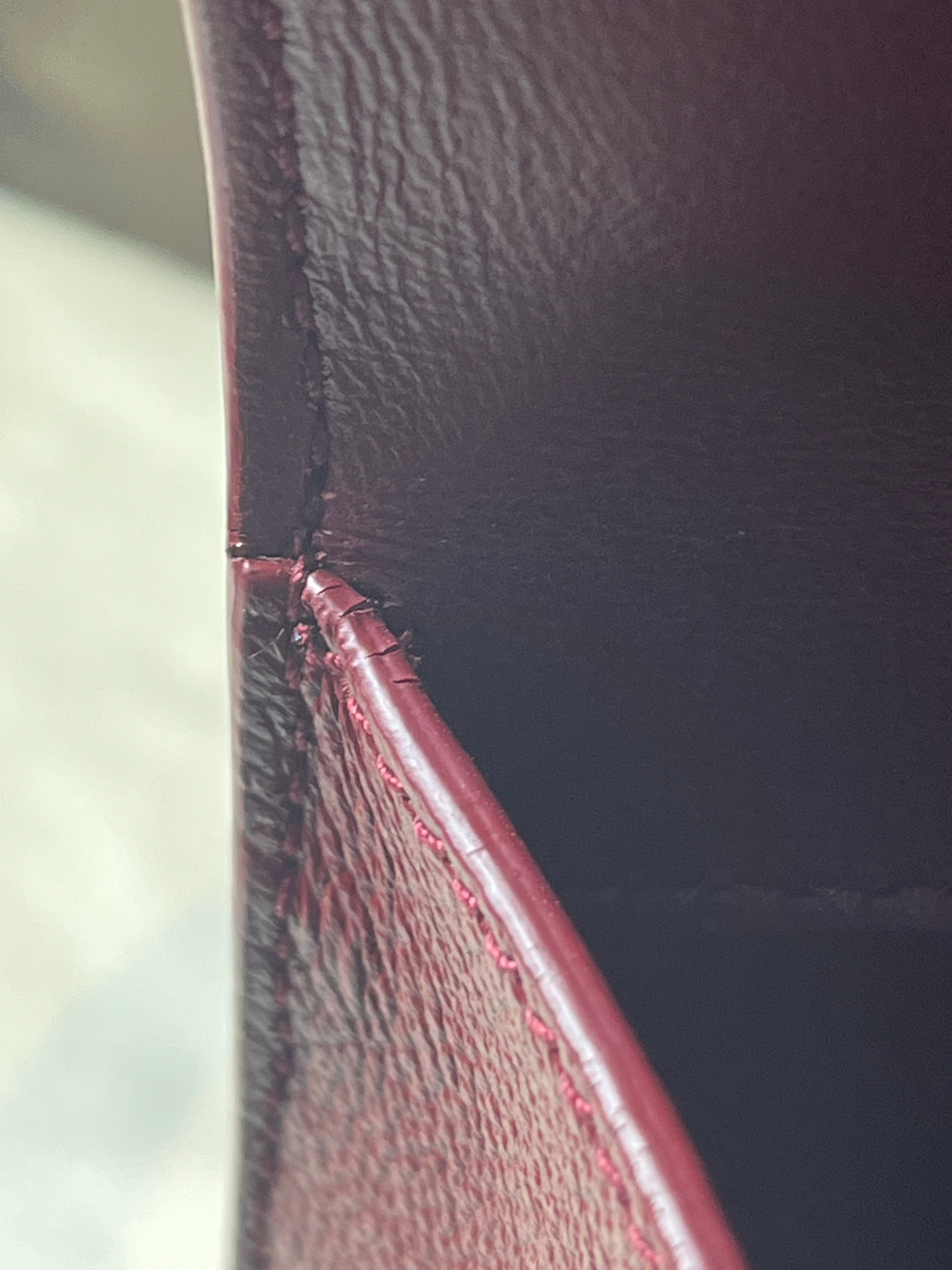 Hourglass Small in Dark Red Grained Leather | Purse Maison Luxury Bags Shop