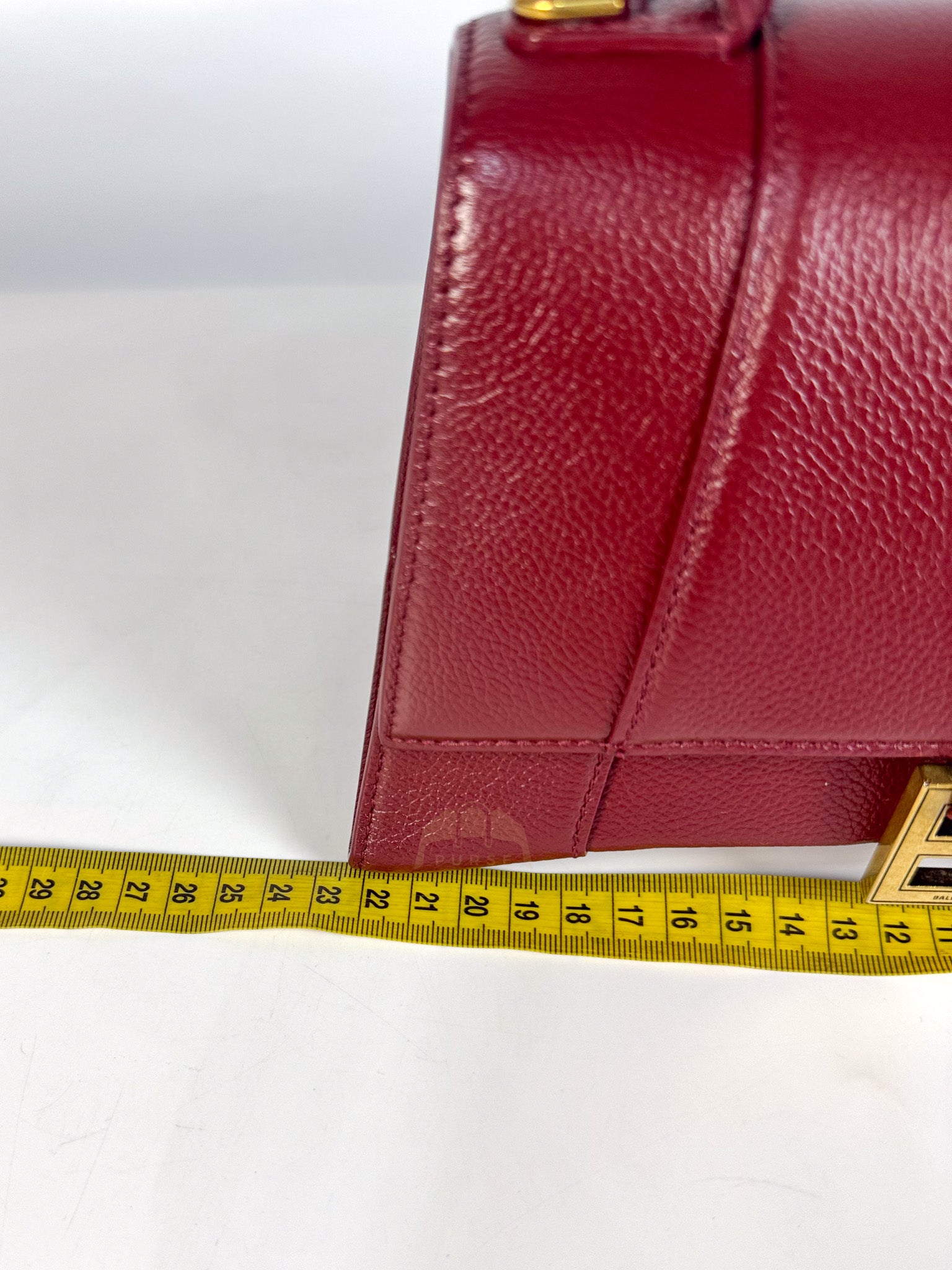 Hourglass Small in Dark Red Grained Leather | Purse Maison Luxury Bags Shop