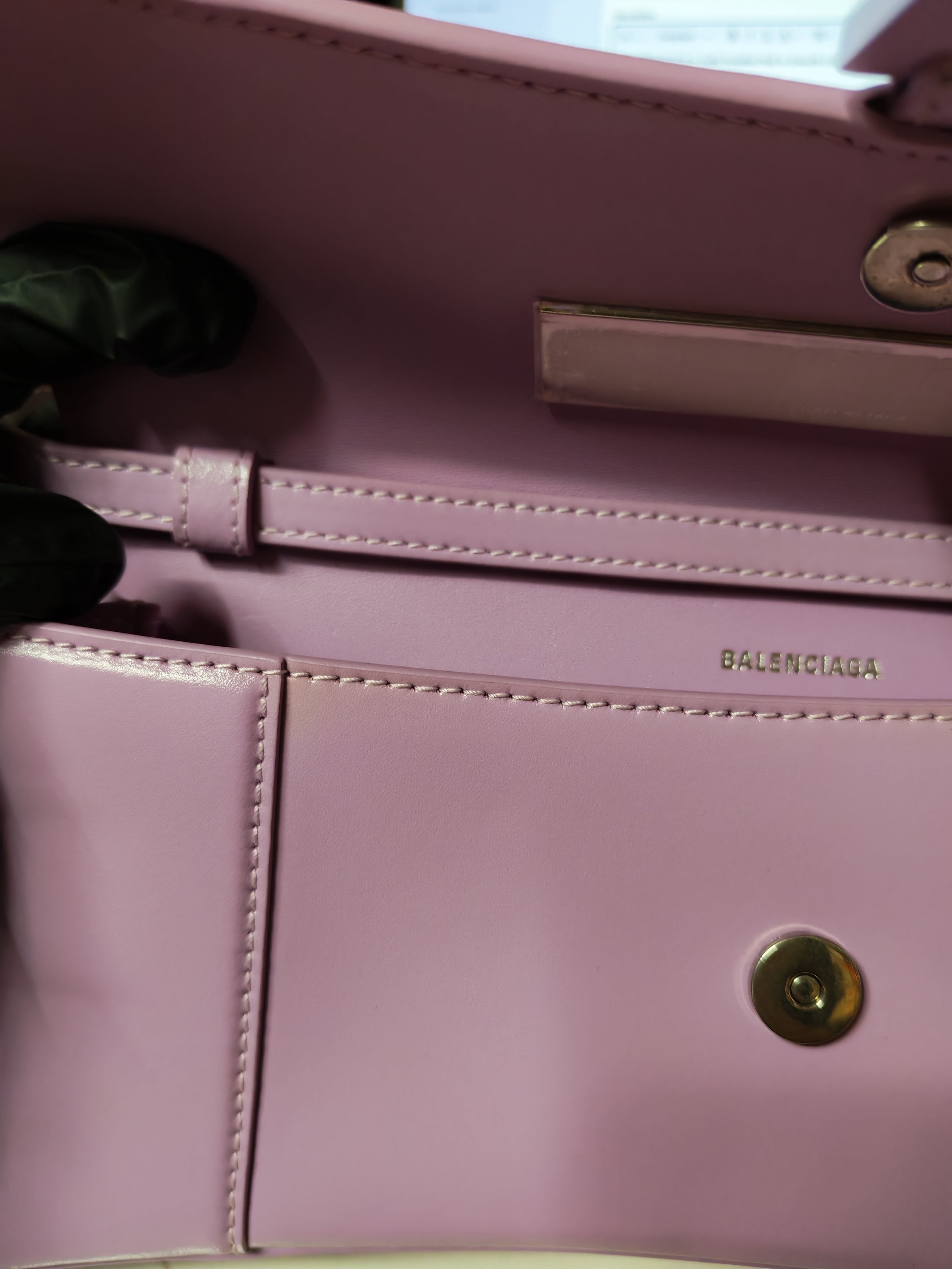 Hourglass Stretch in Light Purplish Pink in Smooth Calfskin Leather Shoulder Bag | Purse Maison Luxury Bags Shop