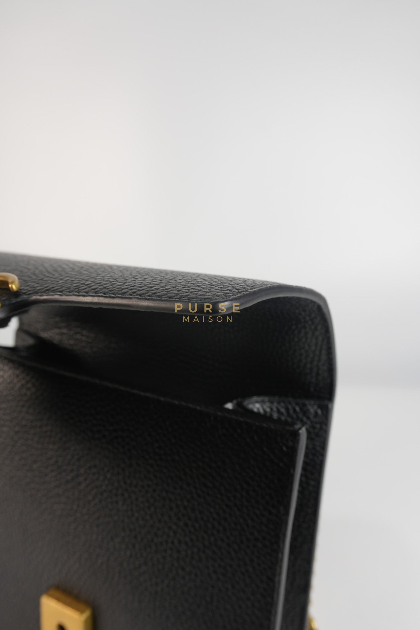 Interlocking G Marmont Black Grained Calfskin Leather Crossbody Bag | Purse Maison Luxury Bags Shop