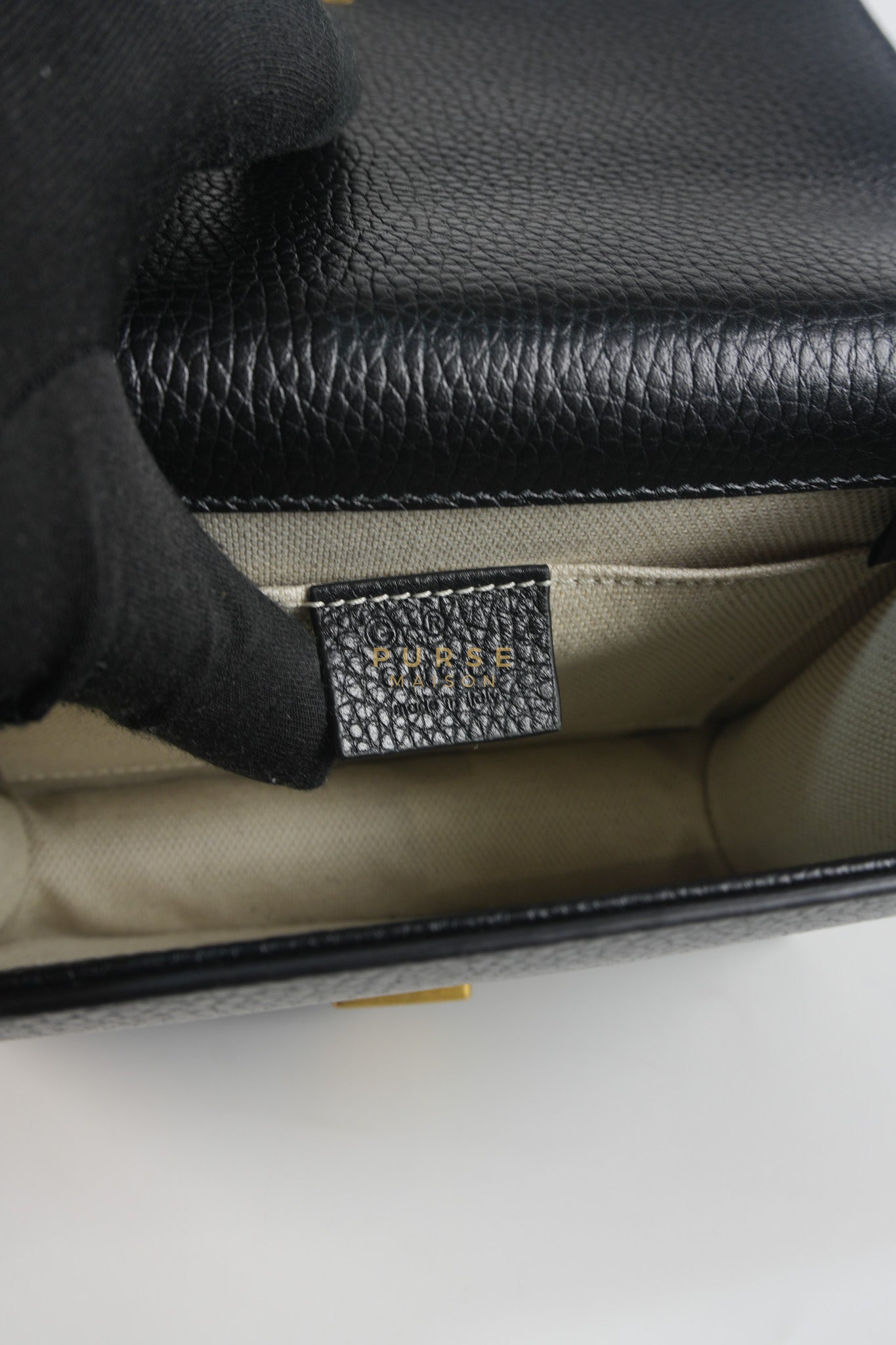 Interlocking G Marmont Black Grained Calfskin Leather Crossbody Bag | Purse Maison Luxury Bags Shop