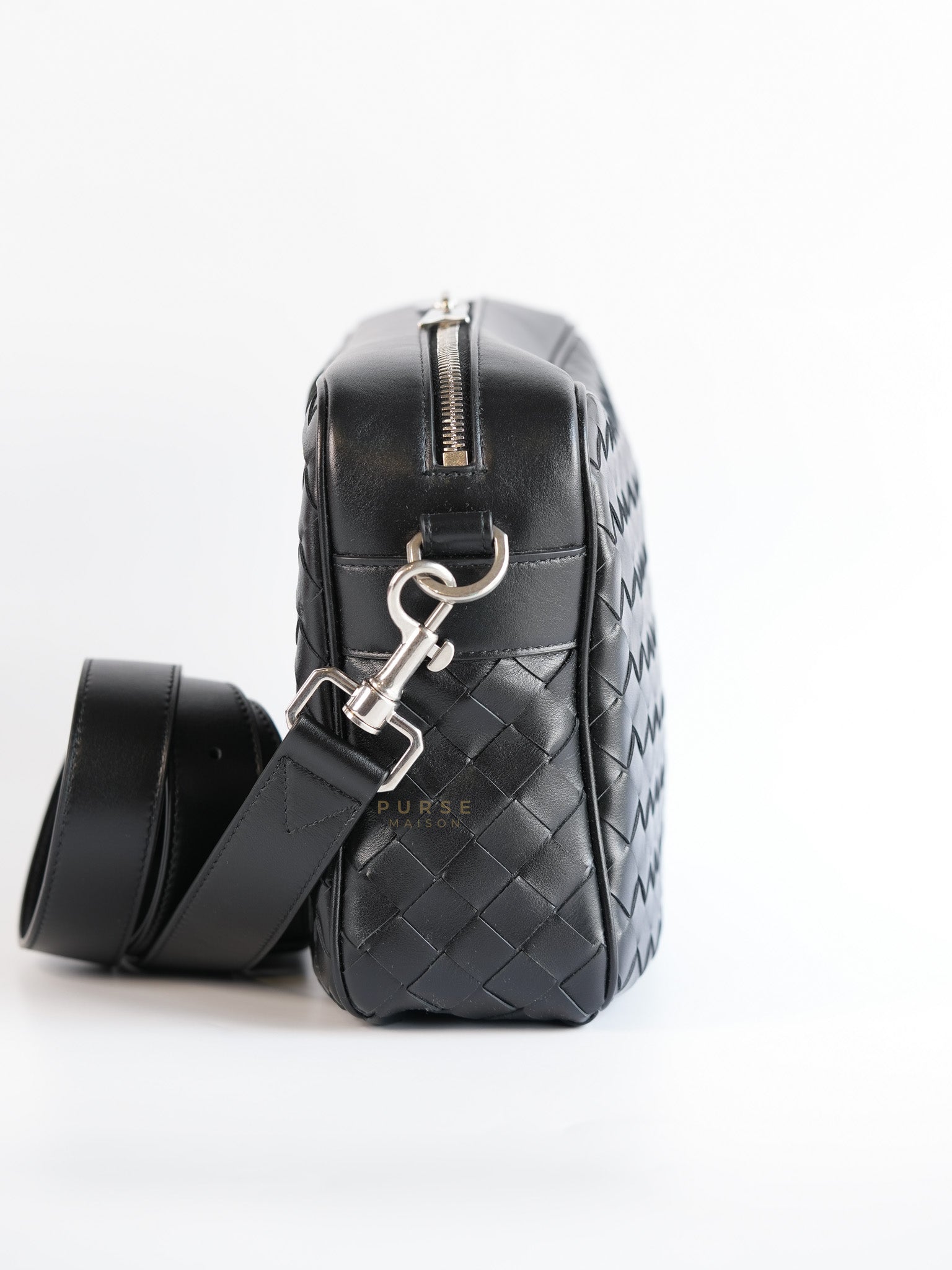 Intrecciato Leather Camera Bag in Black | Purse Maison Luxury Bags Shop