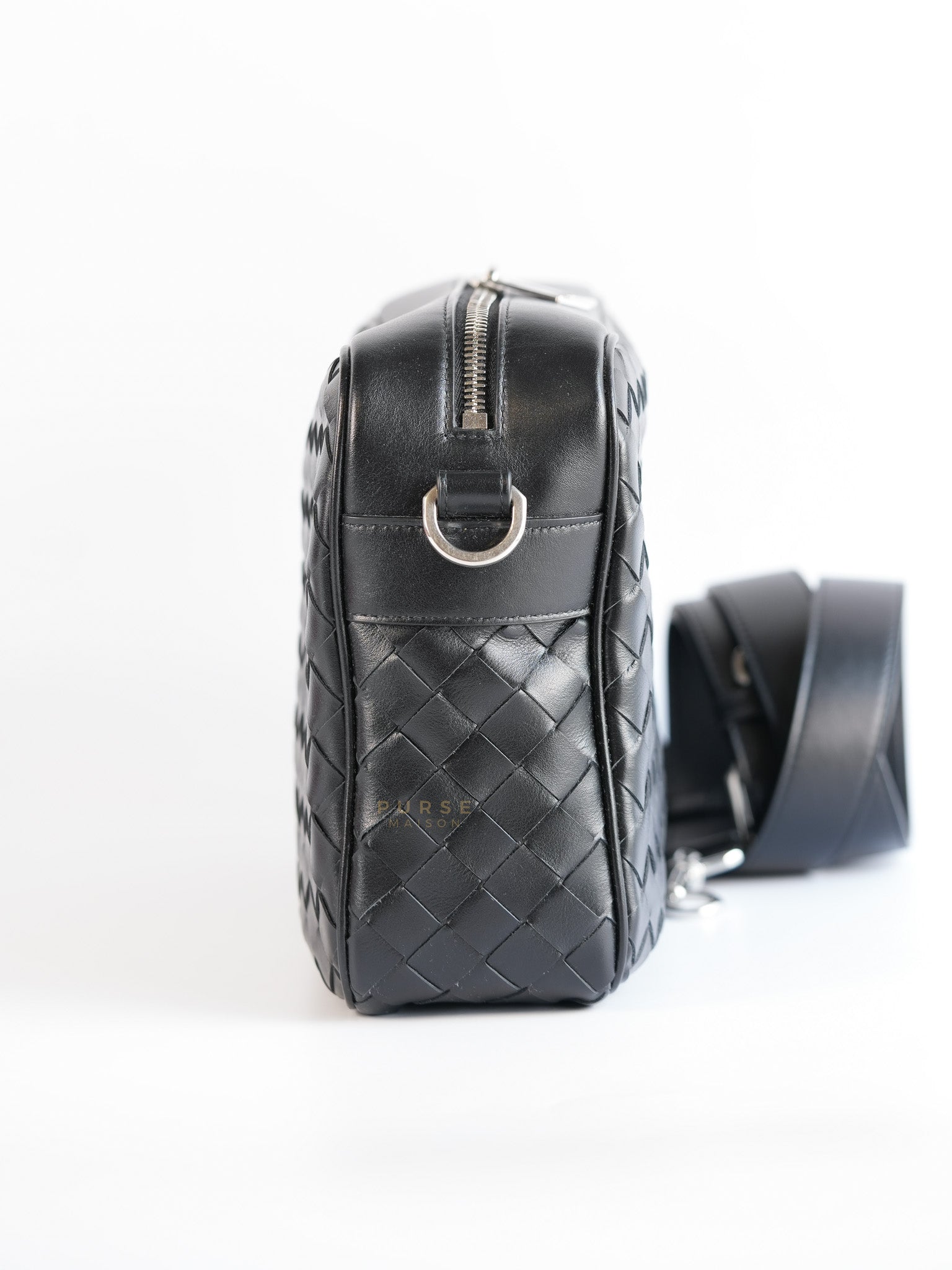 Intrecciato Leather Camera Bag in Black | Purse Maison Luxury Bags Shop