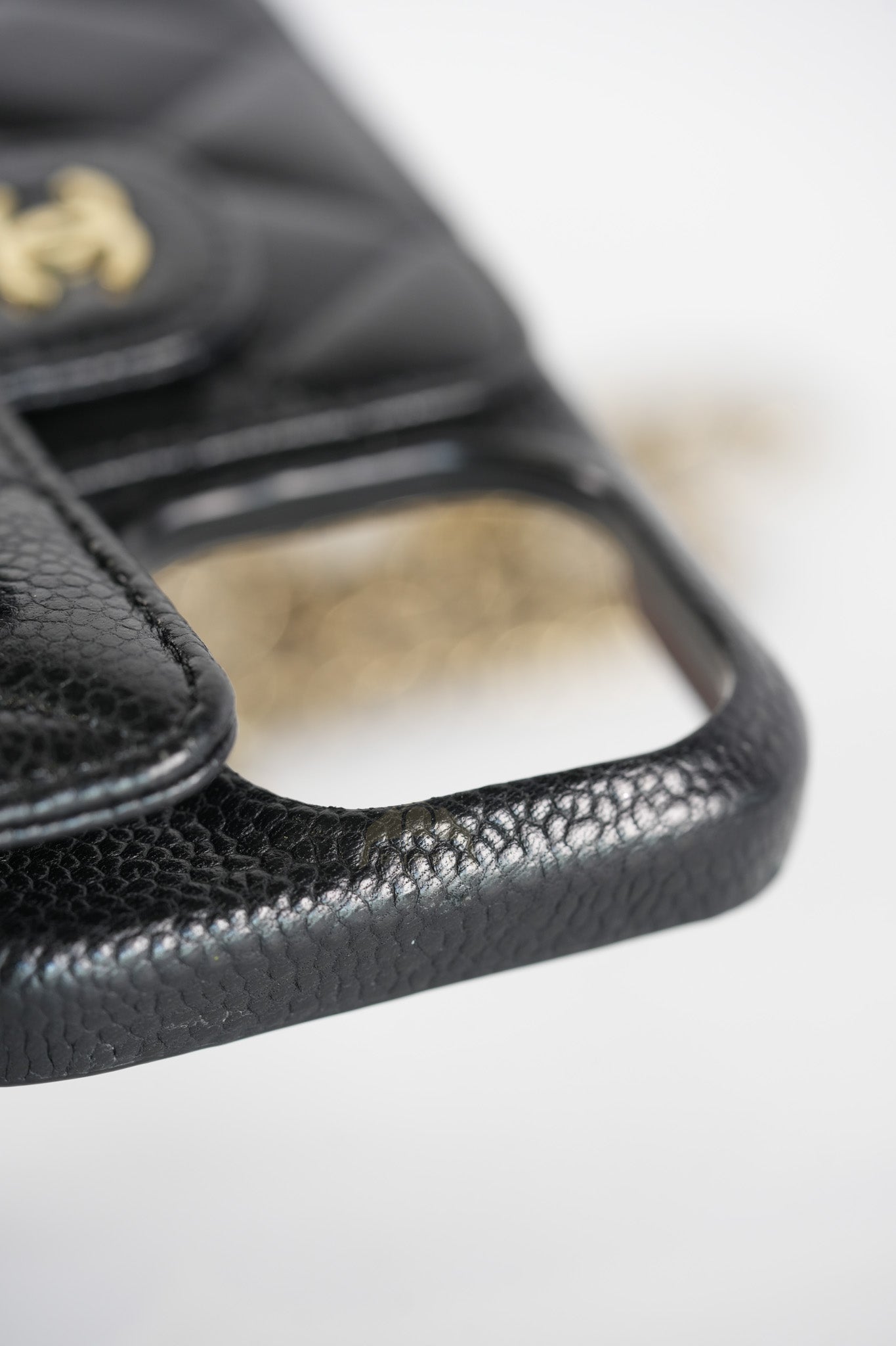 Iphone14 Pro Phone Case in Quilted Caviar Leather Chain Strap (Microchip) | Purse Maison Luxury Bags Shop