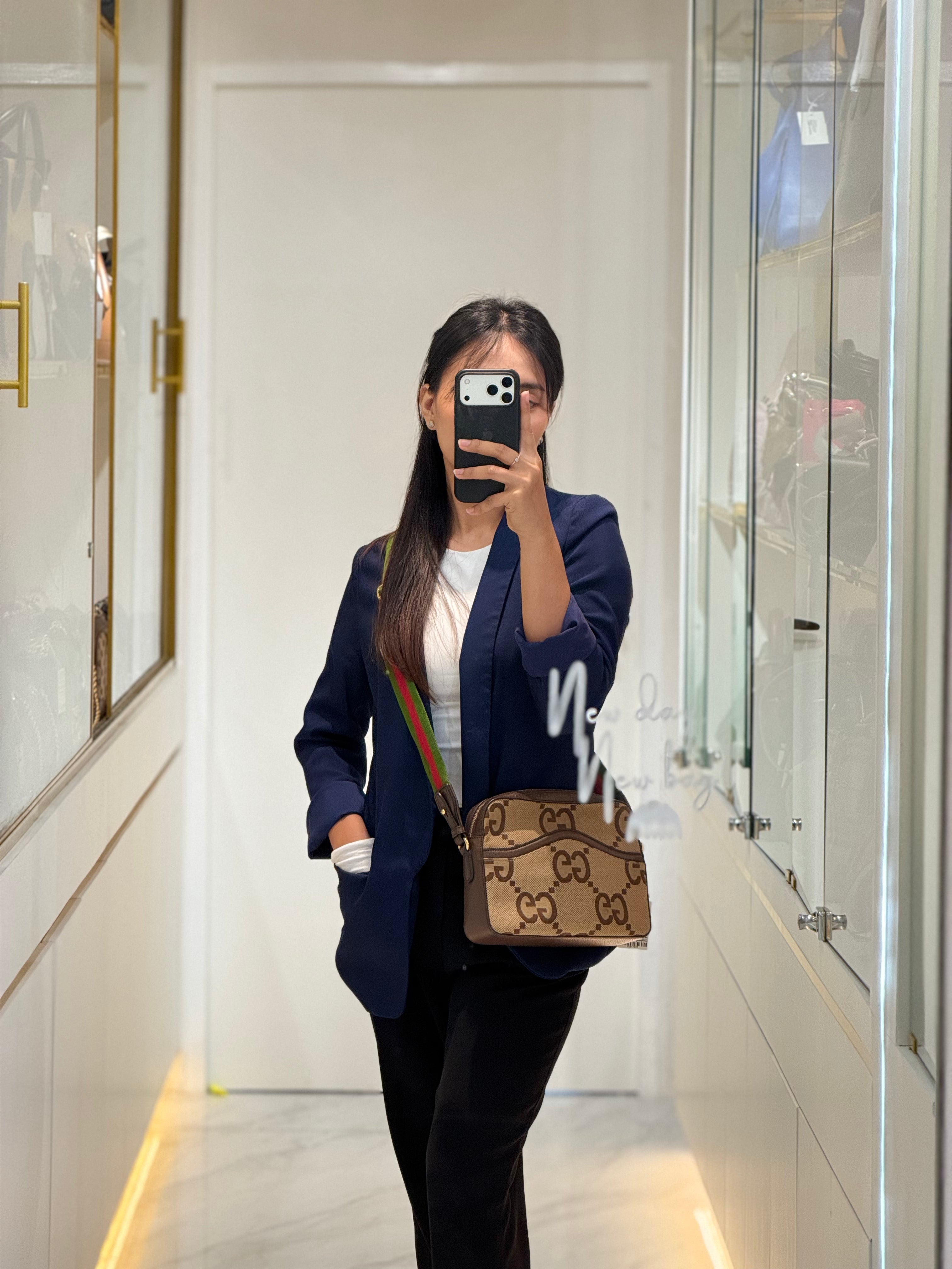 Jumbo Logo Messenger Crossbody Bag | Purse Maison Luxury Bags Shop