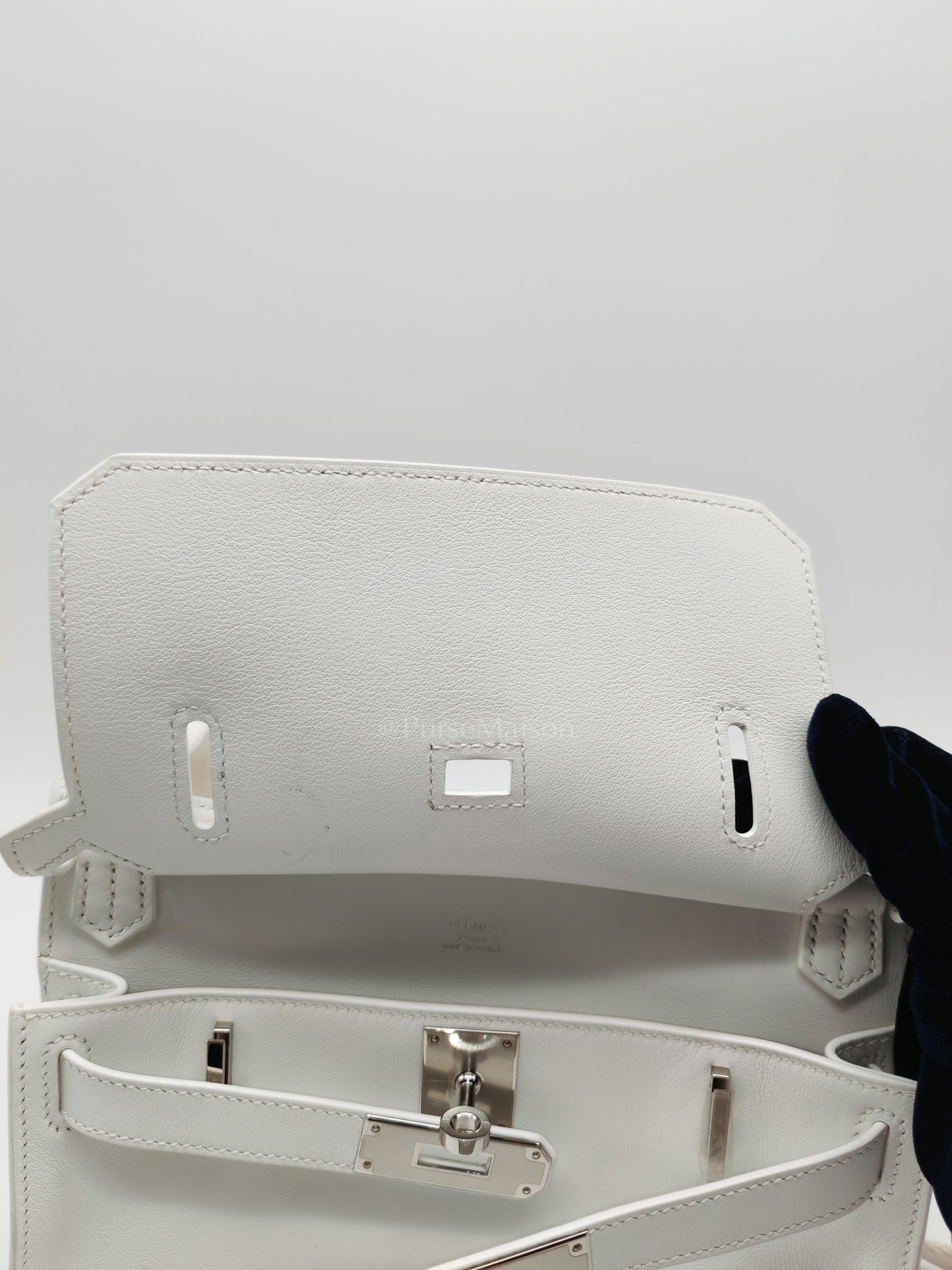 Mini Jypsiere in White Evercolor Leather Palladium Hardware Stamp W (2024)