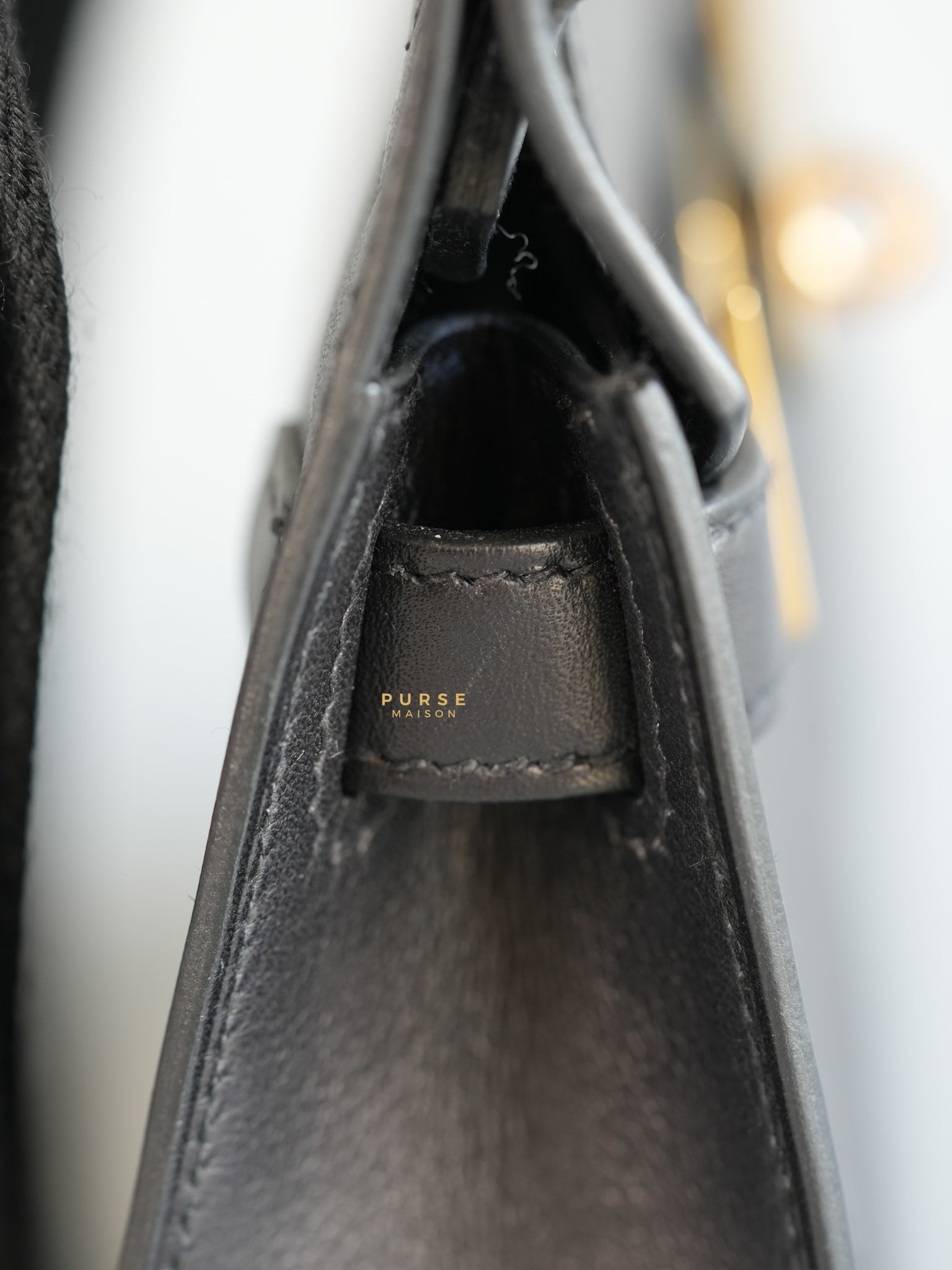 Jypsiere Mini Evergrain/Sangle Wooly Unie Noir in Gold Hardware Stamp W | Purse Maison Luxury Bags Shop