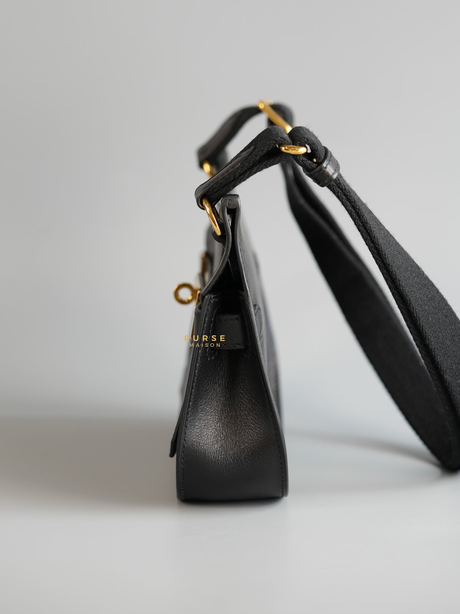 Jypsiere Mini Evergrain/Sangle Wooly Unie Noir in Gold Hardware Stamp W | Purse Maison Luxury Bags Shop