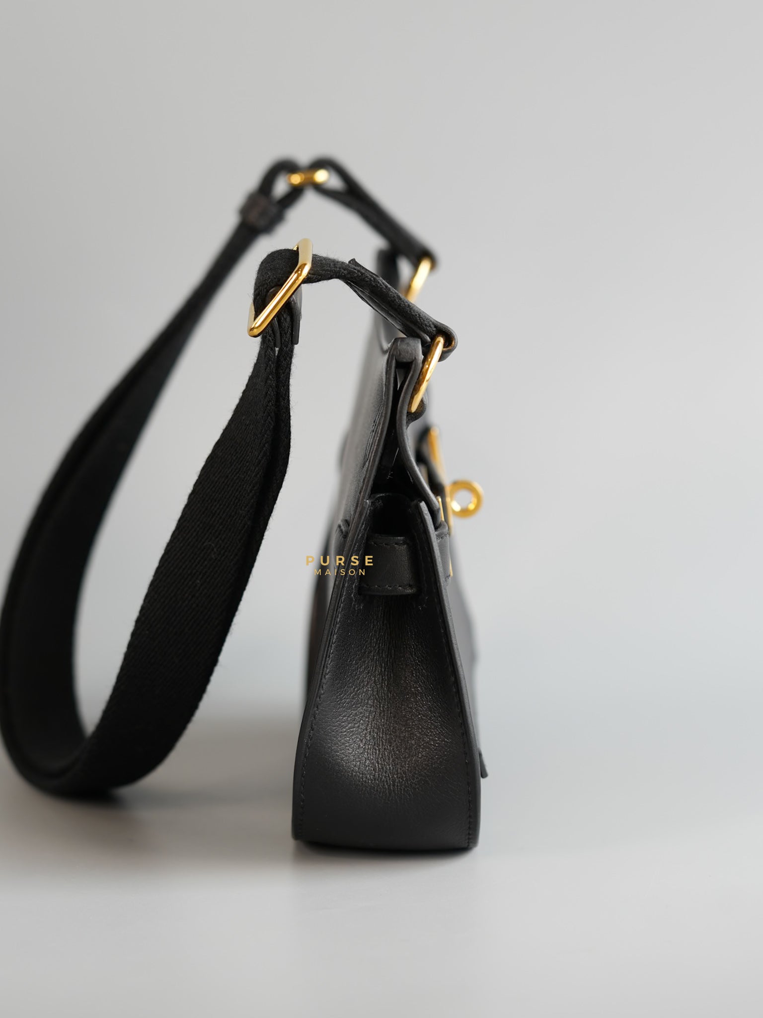Jypsiere Mini Evergrain/Sangle Wooly Unie Noir in Gold Hardware Stamp W | Purse Maison Luxury Bags Shop