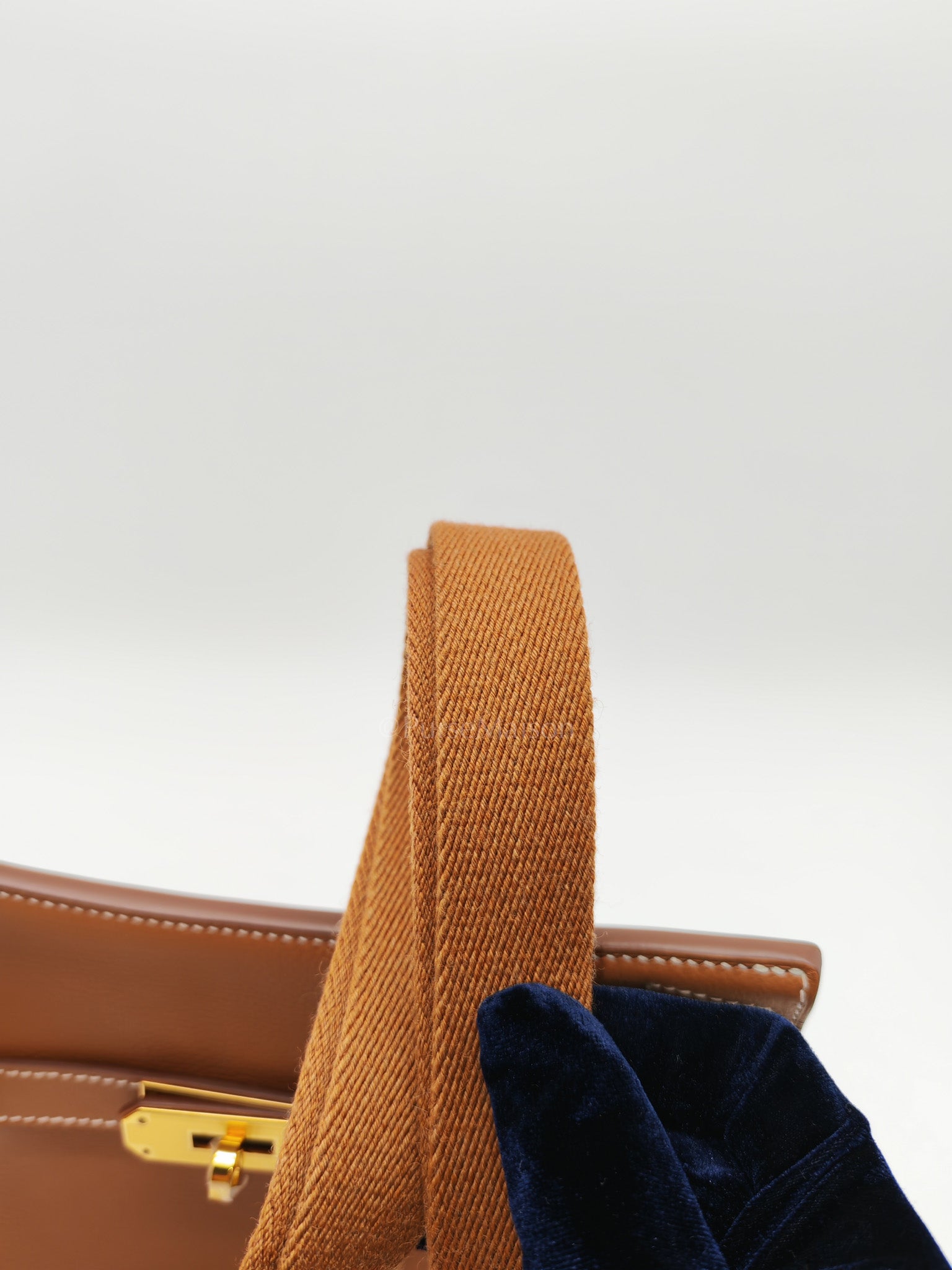 Jypsiere Mini in Gold Evercolor Leather & Gold Hardware Stamp W (2024)