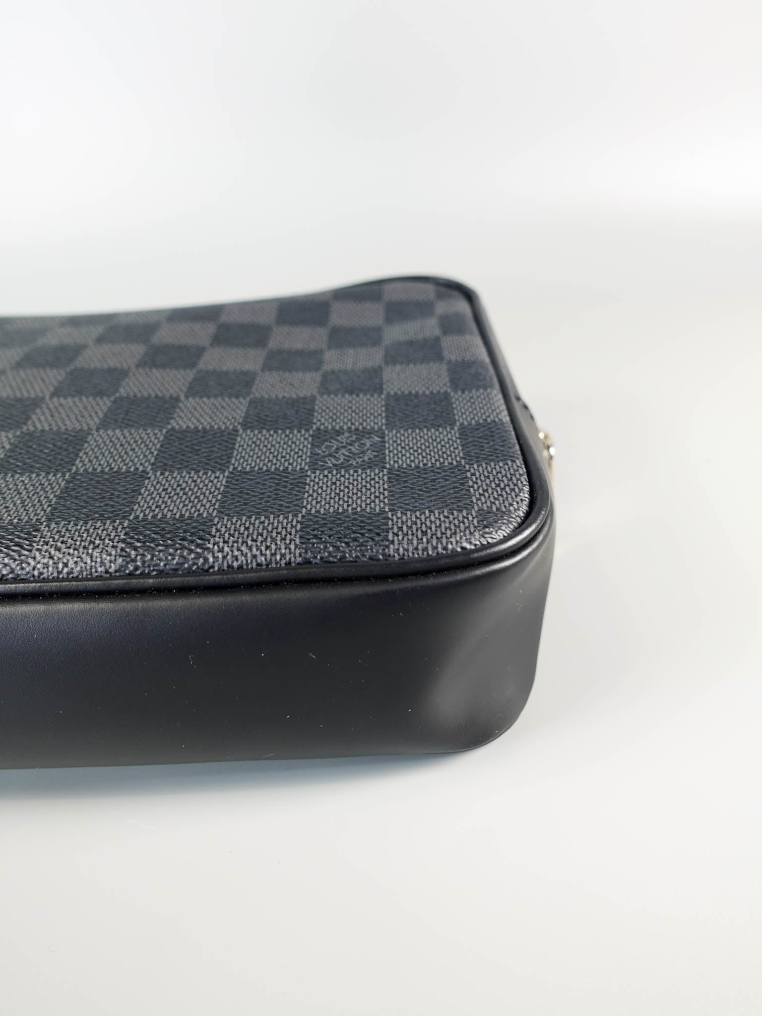 Kasai Clutch in Damier Graphite (Date Code: SR1138) | Purse Maison Luxury Bags Shop