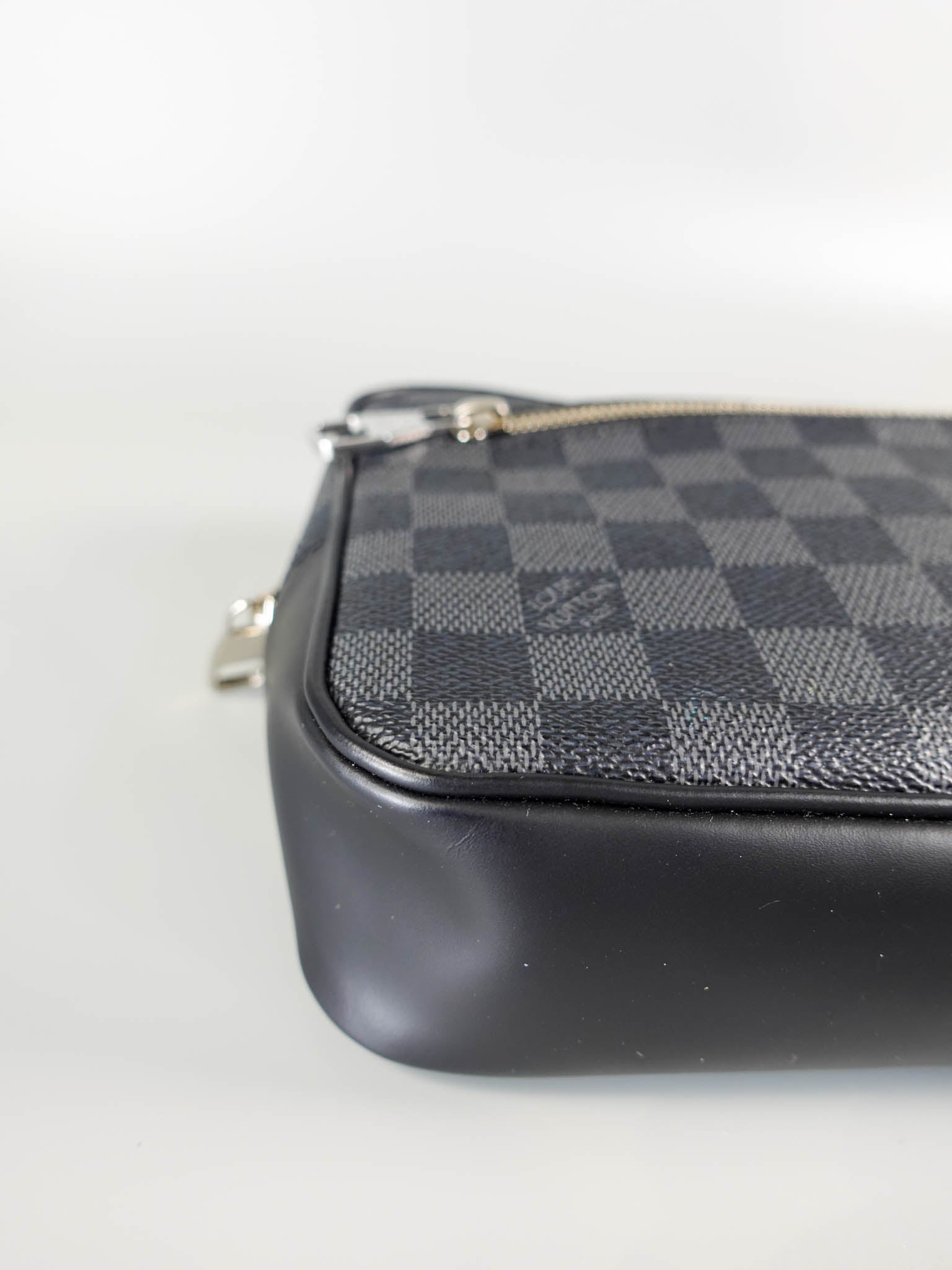 Kasai Clutch in Damier Graphite (Date Code: SR1138) | Purse Maison Luxury Bags Shop