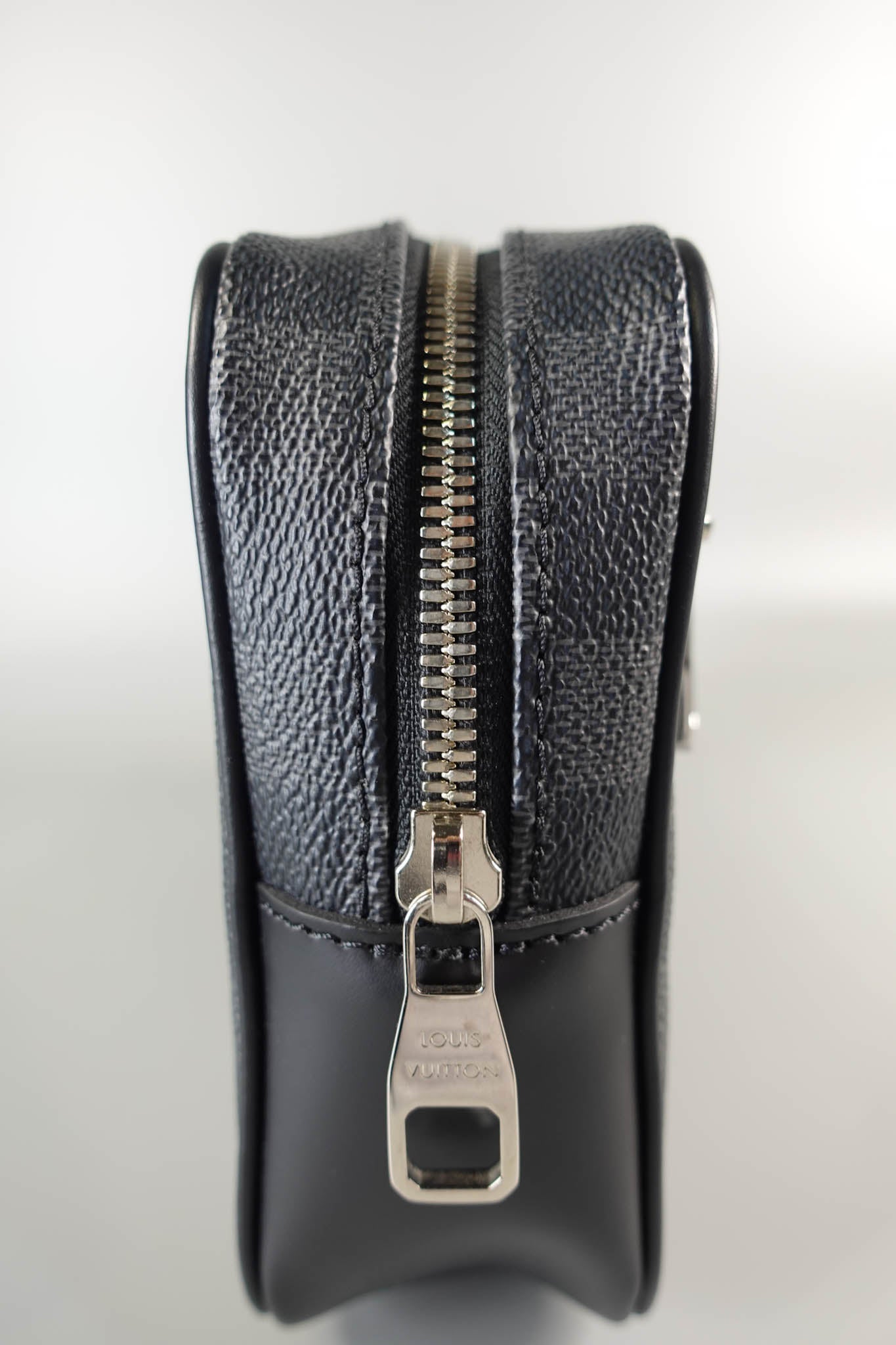 Kasai Clutch in Damier Graphite (Date Code: SR1138) | Purse Maison Luxury Bags Shop