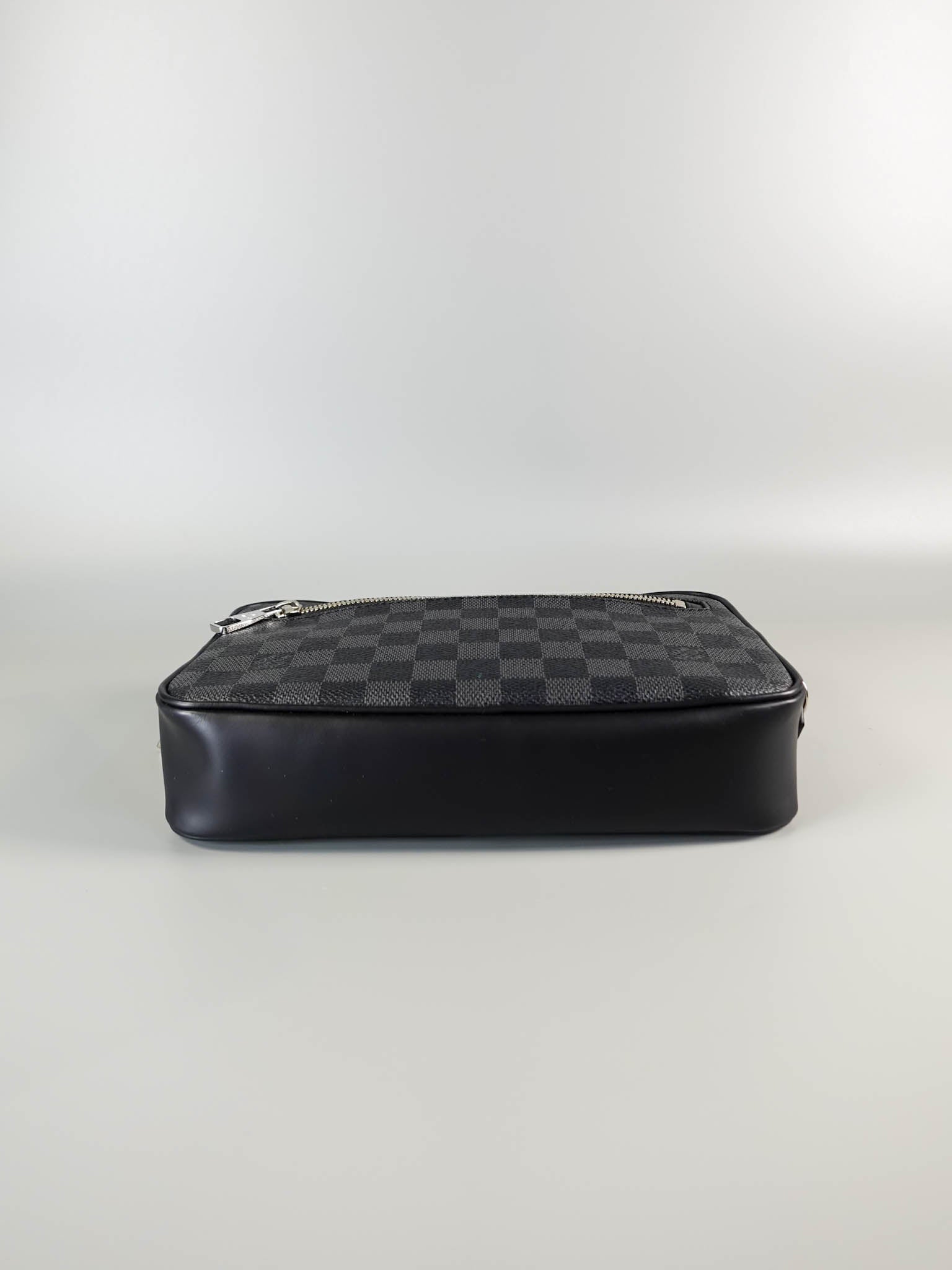 Kasai Clutch in Damier Graphite (Date Code: SR1138) | Purse Maison Luxury Bags Shop