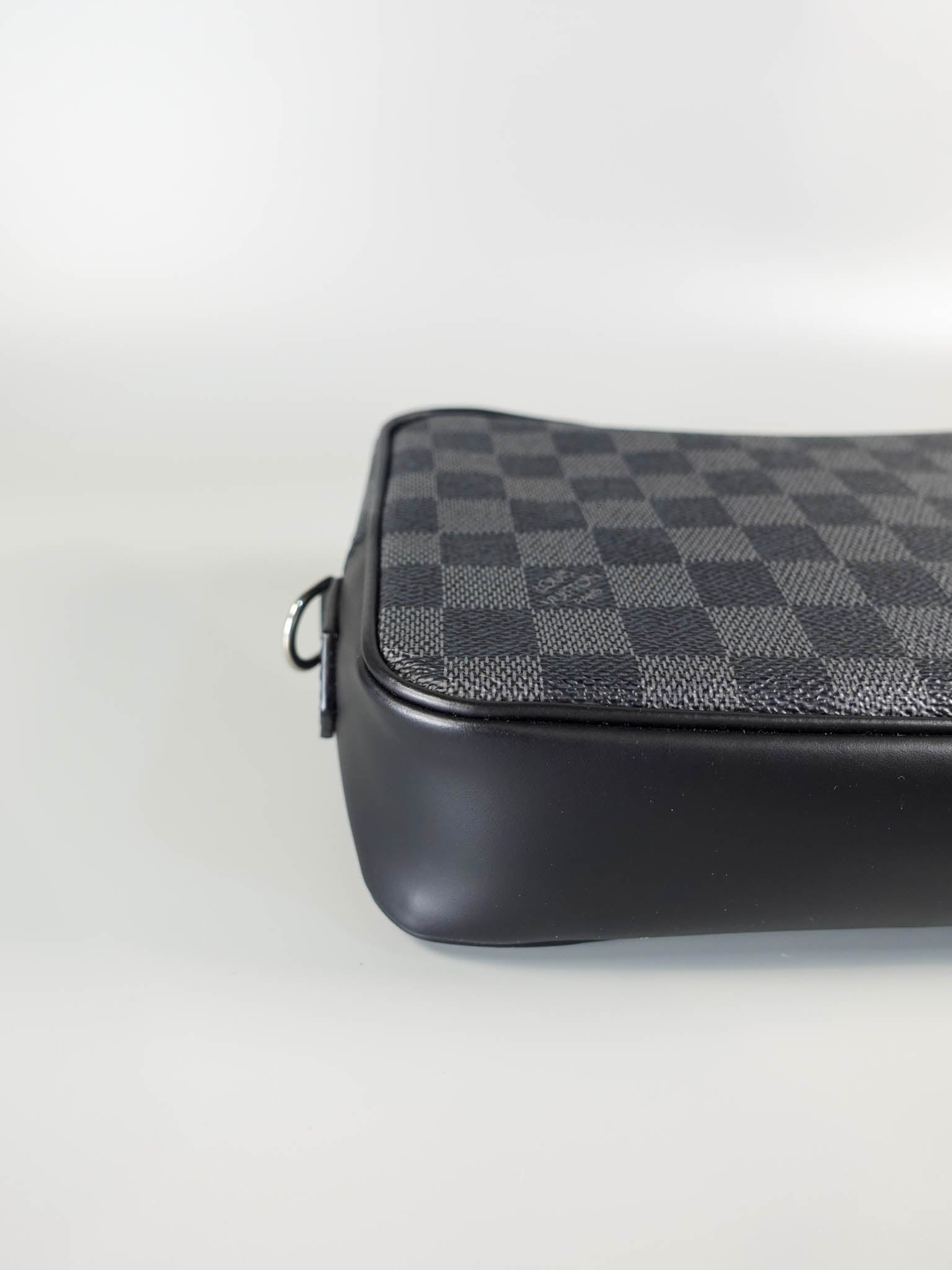 Kasai Clutch in Damier Graphite (Date Code: SR1138) | Purse Maison Luxury Bags Shop