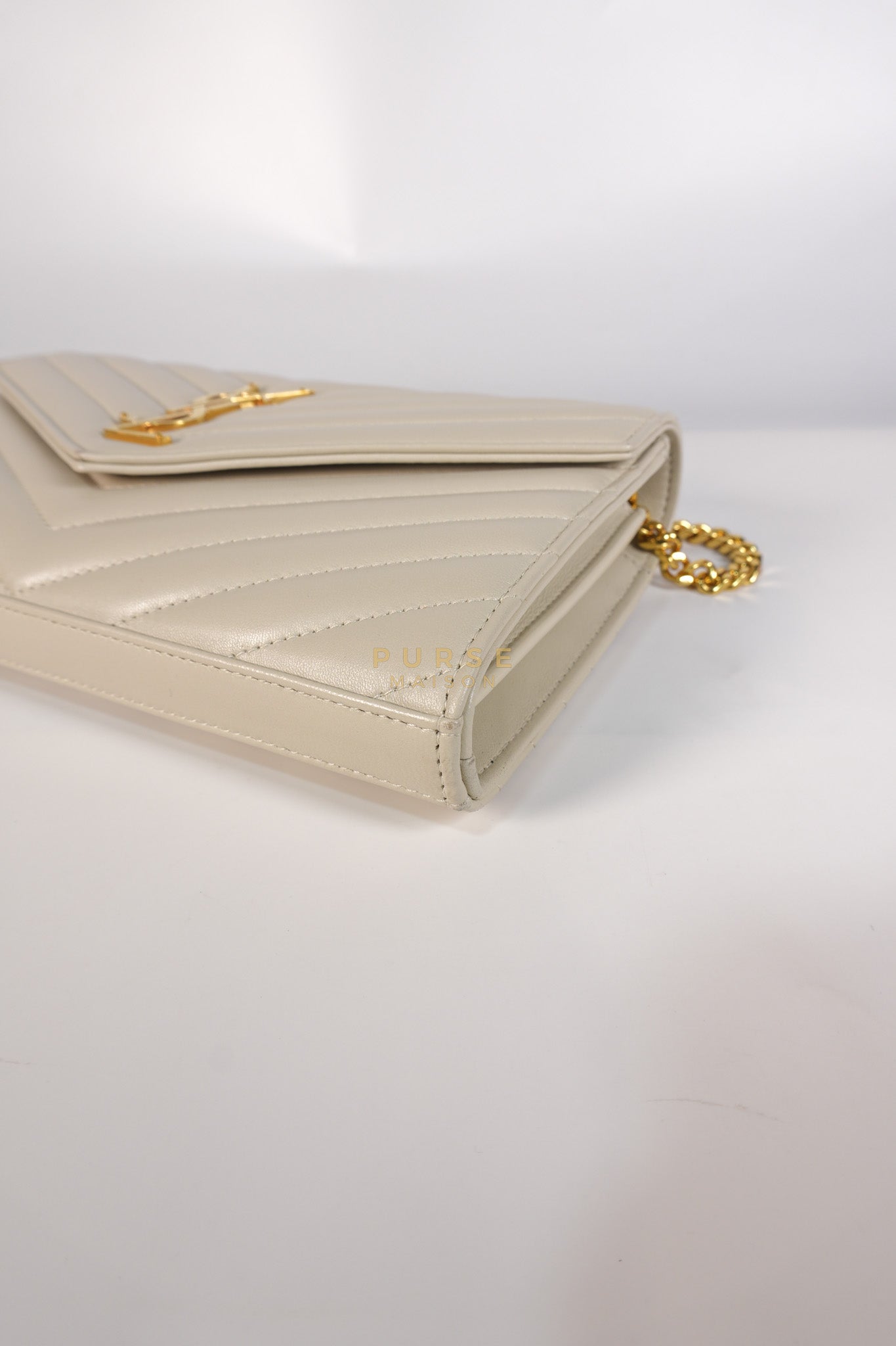 Kate Wallet on Chain in Off White Chevron Quilted Leather | Purse Maison Luxury Bags Shop