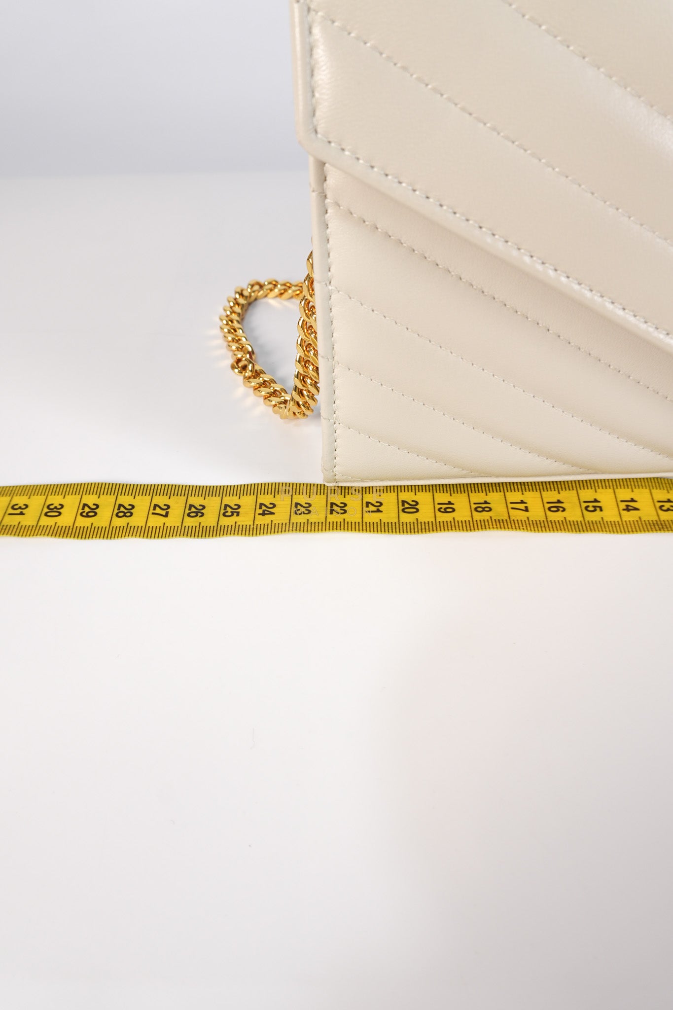 Kate Wallet on Chain in Off White Chevron Quilted Leather | Purse Maison Luxury Bags Shop