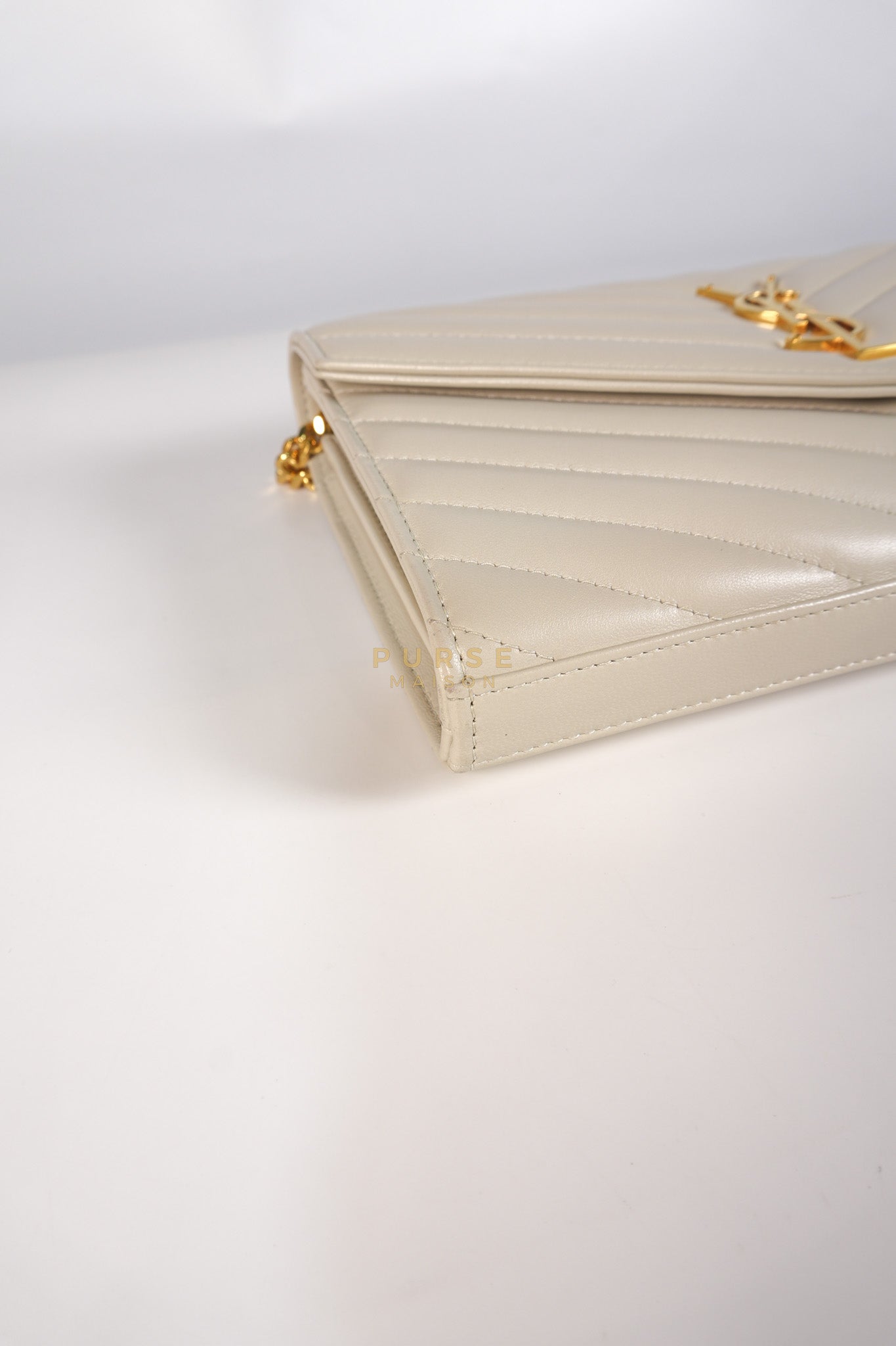 Kate Wallet on Chain in Off White Chevron Quilted Leather | Purse Maison Luxury Bags Shop