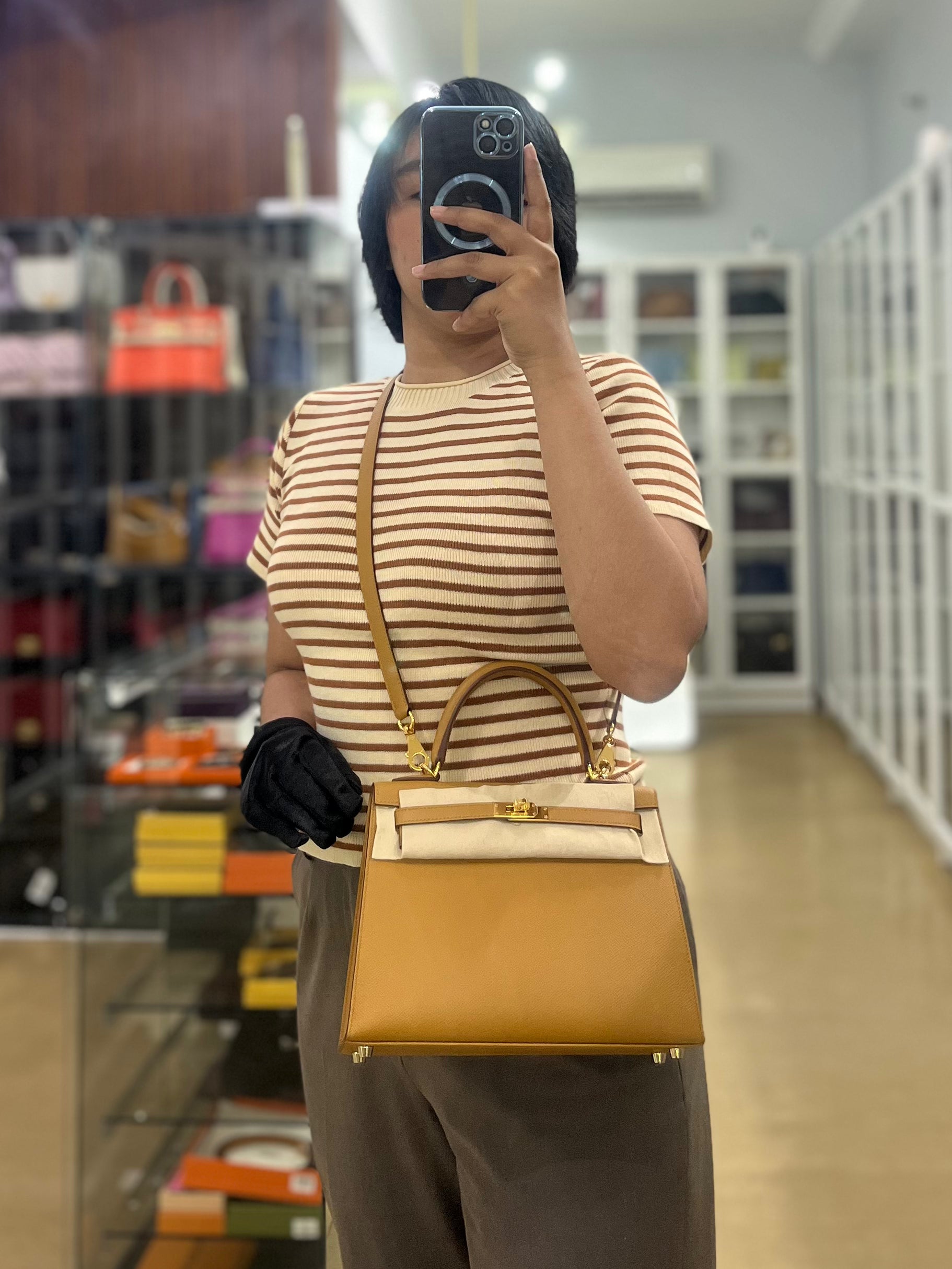 Kelly 25 Sellier Sesame in Epsom Leather and Gold Hardware Stamp B (2023) | Purse Maison Luxury Bags Shop