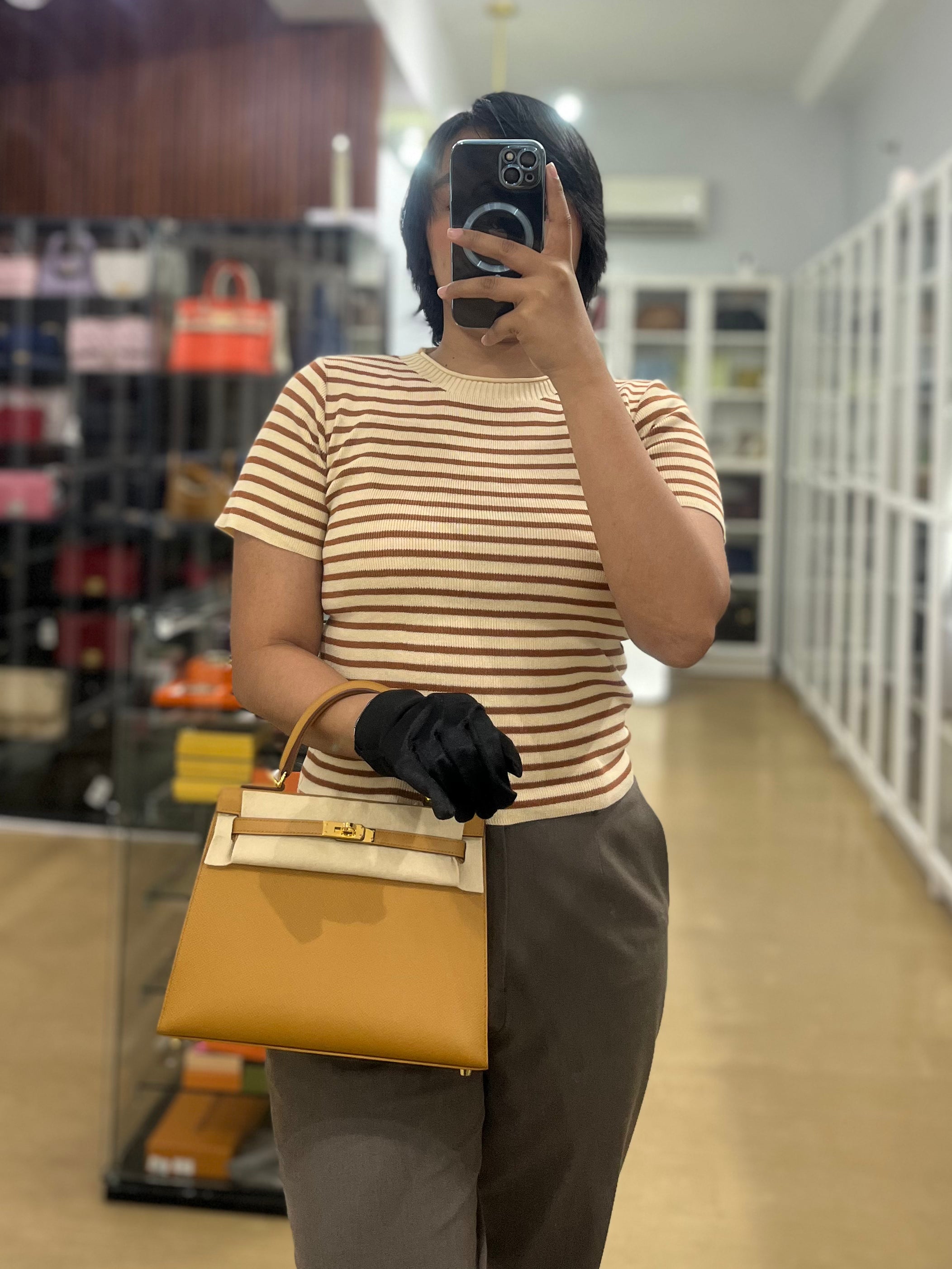 Kelly 25 Sellier Sesame in Epsom Leather and Gold Hardware Stamp B (2023) | Purse Maison Luxury Bags Shop
