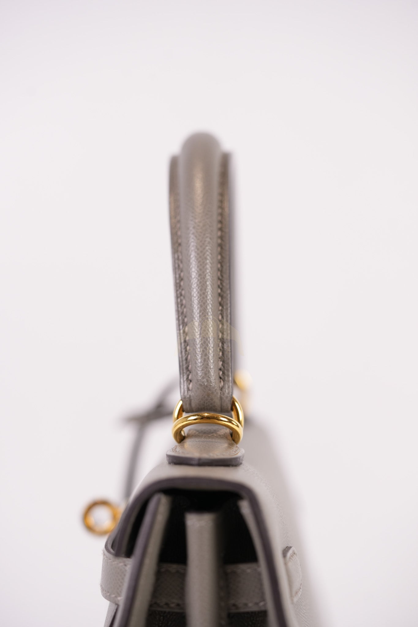 Kelly 25 Gris Mouette Madame Leather in Gold Hardware Stamp B (2023) | Purse Maison Luxury Bags Shop