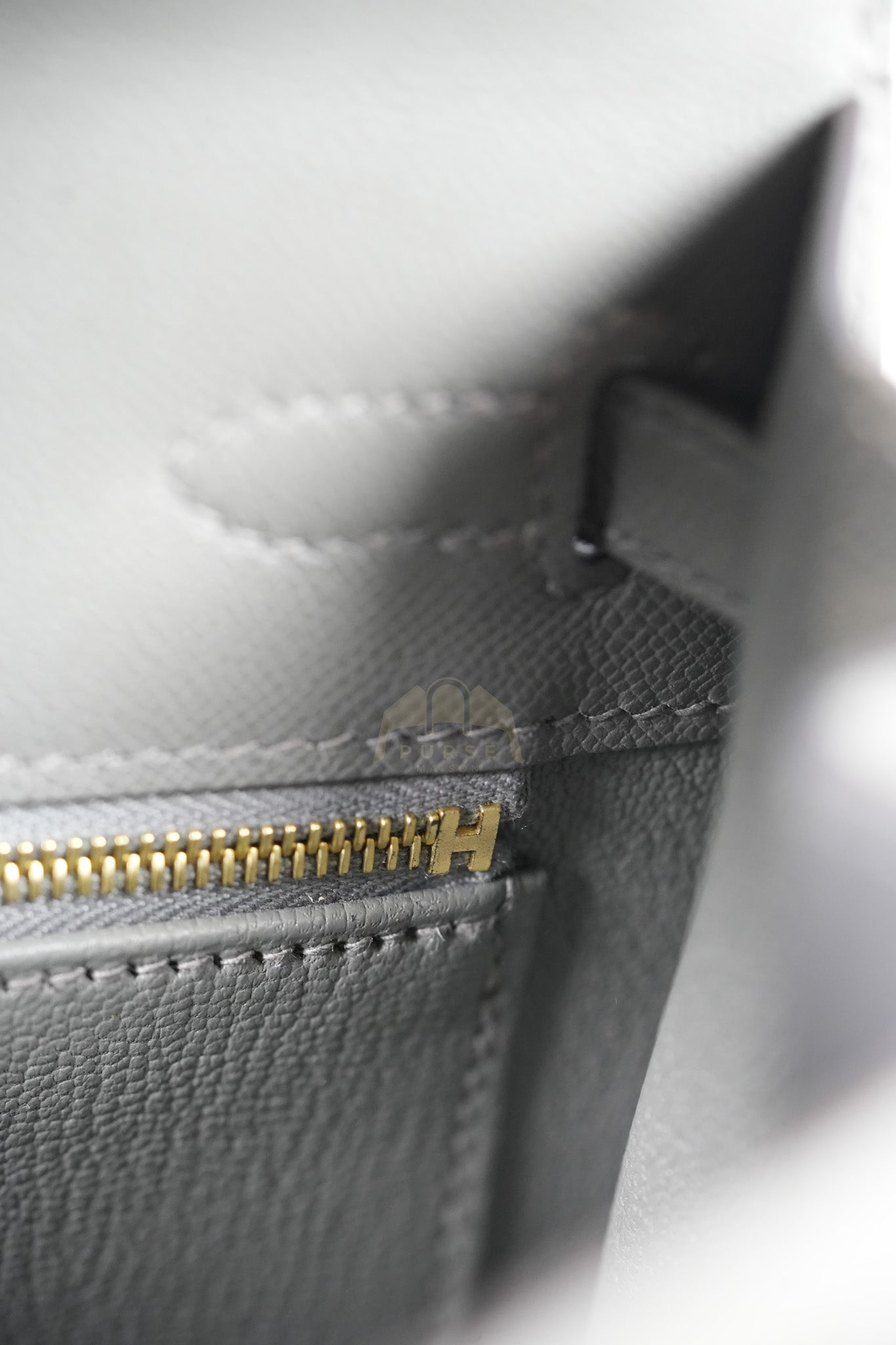 Kelly 25 Gris Mouette Madame Leather in Gold Hardware Stamp B (2023) | Purse Maison Luxury Bags Shop