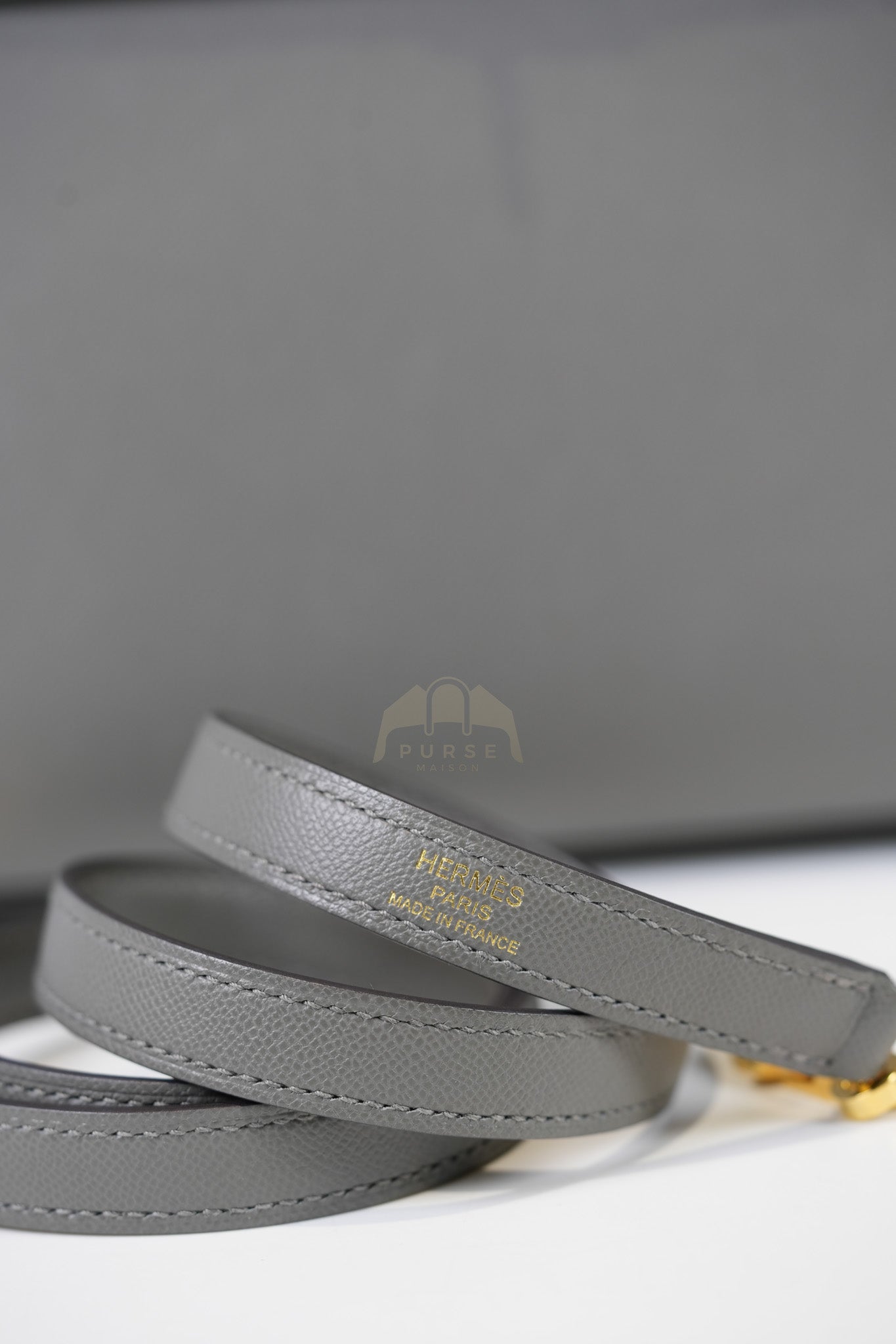 Kelly 25 Gris Mouette Madame Leather in Gold Hardware Stamp B (2023) | Purse Maison Luxury Bags Shop