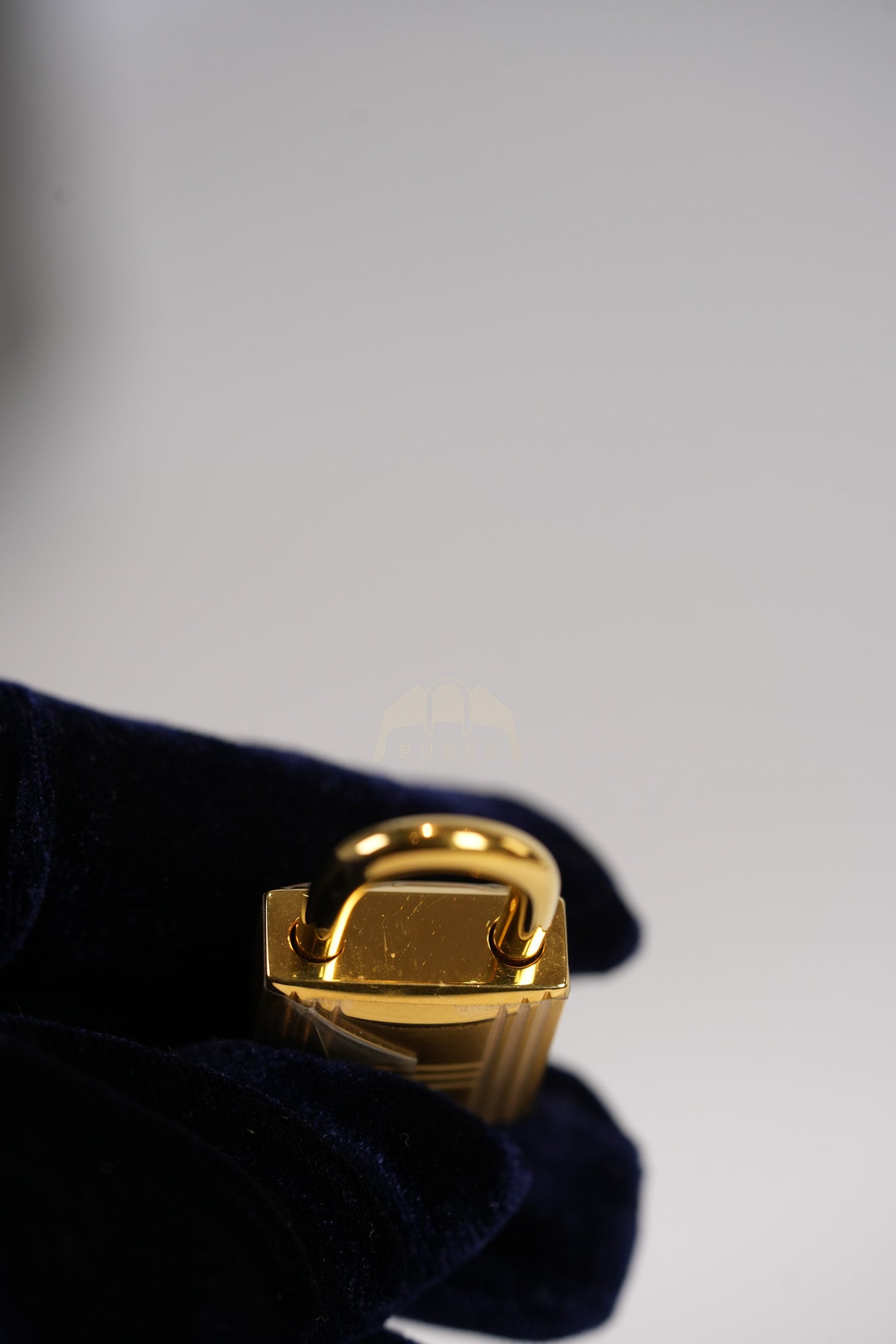 Kelly 25 Gris Mouette Madame Leather in Gold Hardware Stamp B (2023) | Purse Maison Luxury Bags Shop