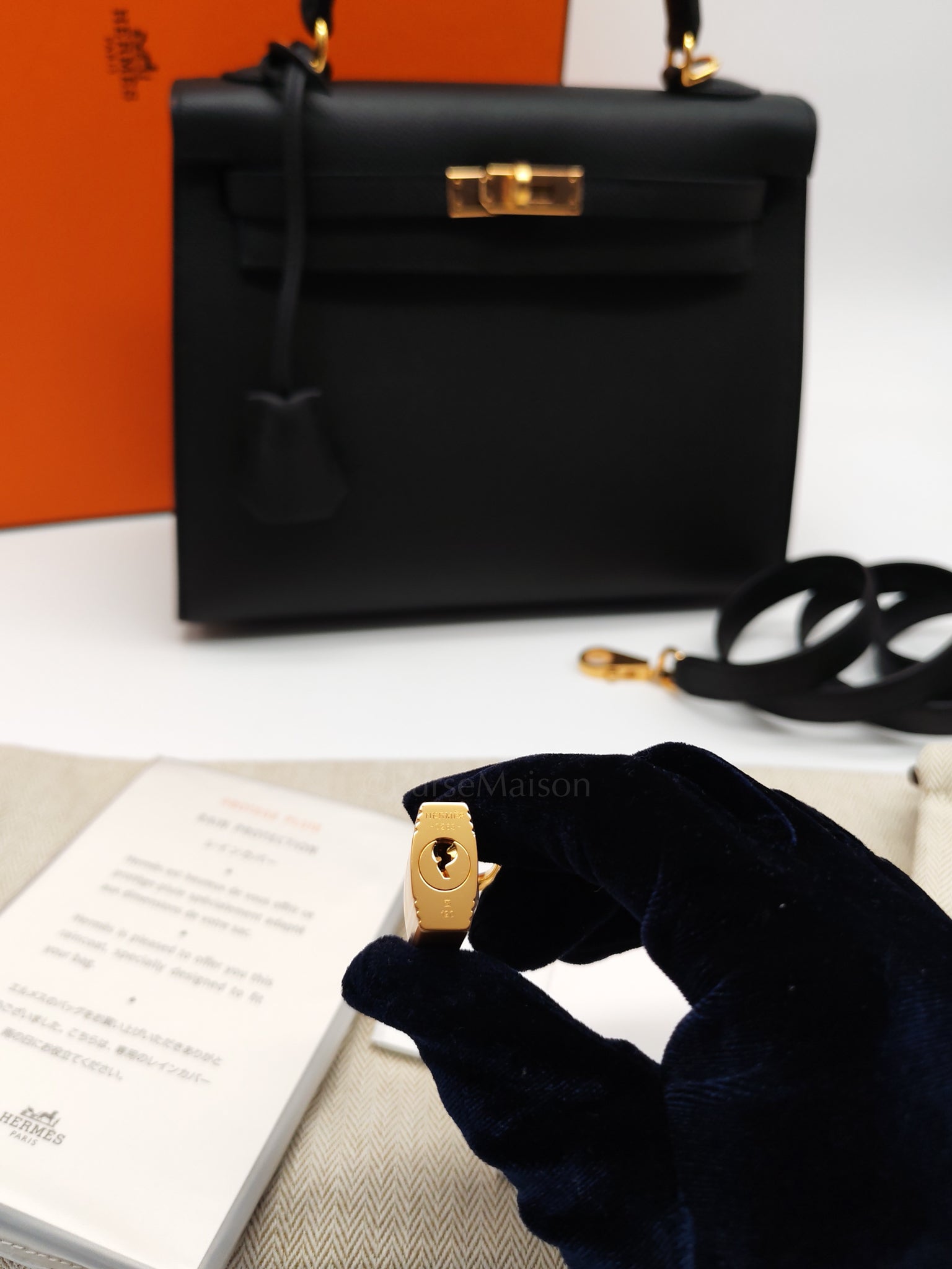 Kelly 25 Sellier Black/Noir Epsom Leather in Gold Hardware Stamp B(2023) | Purse Maison Luxury Bags Shop