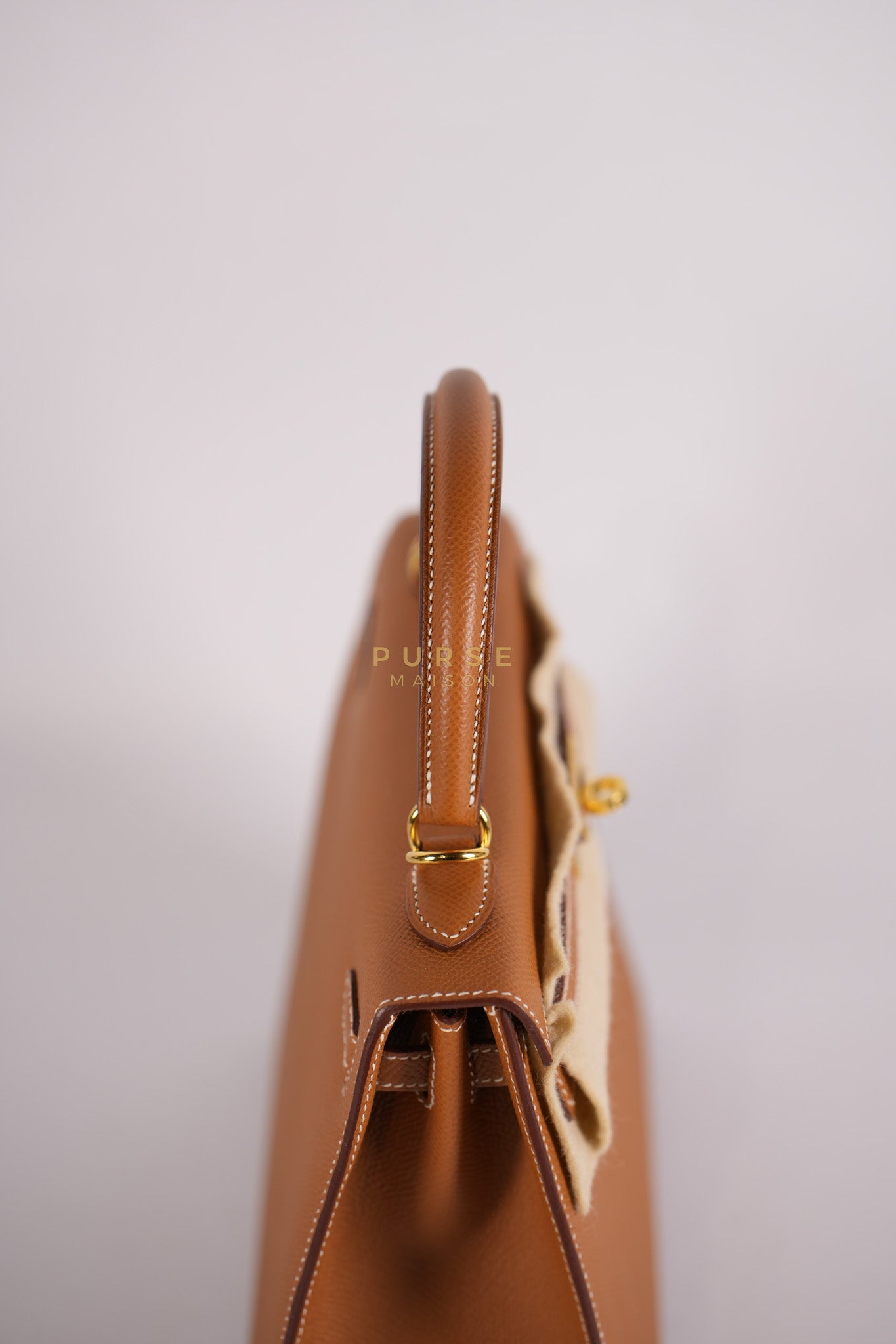 Kelly 25 Sellier Gold in Epsom Leather and Gold Hardware Stamp B (2023) | Purse Maison Luxury Bags Shop