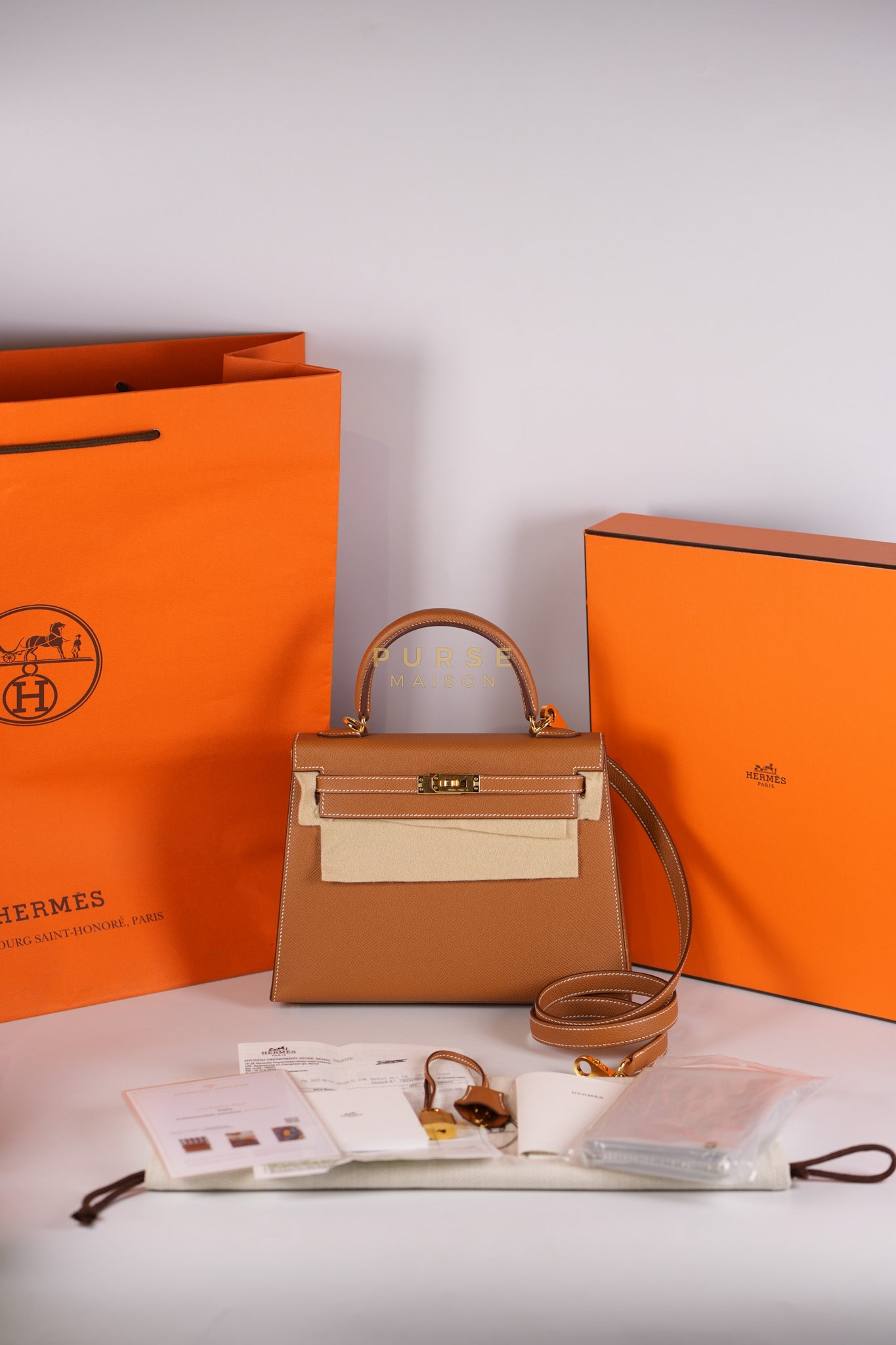 Kelly 25 Sellier Gold in Epsom Leather and Gold Hardware Stamp B (2023) | Purse Maison Luxury Bags Shop