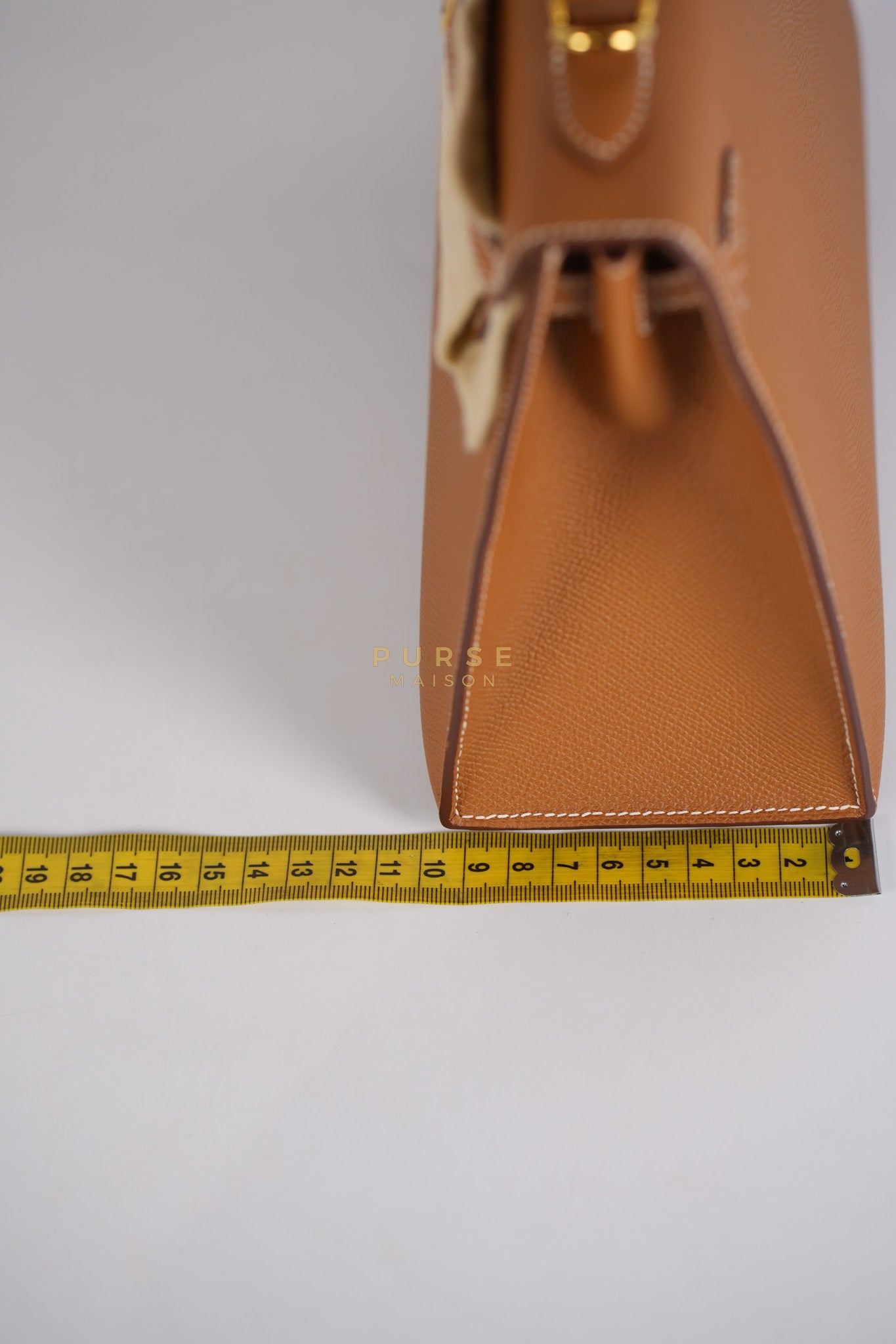 Kelly 25 Sellier Gold in Epsom Leather and Gold Hardware Stamp B (2023) | Purse Maison Luxury Bags Shop