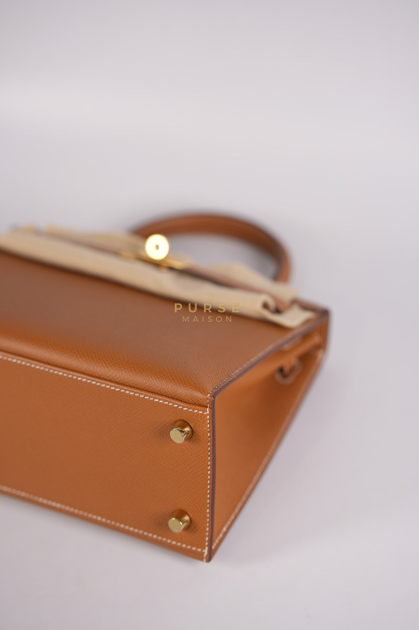 Kelly 25 Sellier Gold in Epsom Leather and Gold Hardware Stamp B (2023) | Purse Maison Luxury Bags Shop