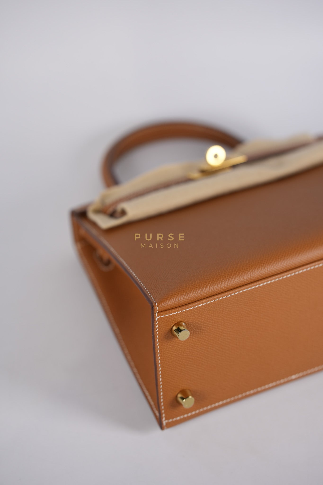 Kelly 25 Sellier Gold in Epsom Leather and Gold Hardware Stamp B (2023) | Purse Maison Luxury Bags Shop