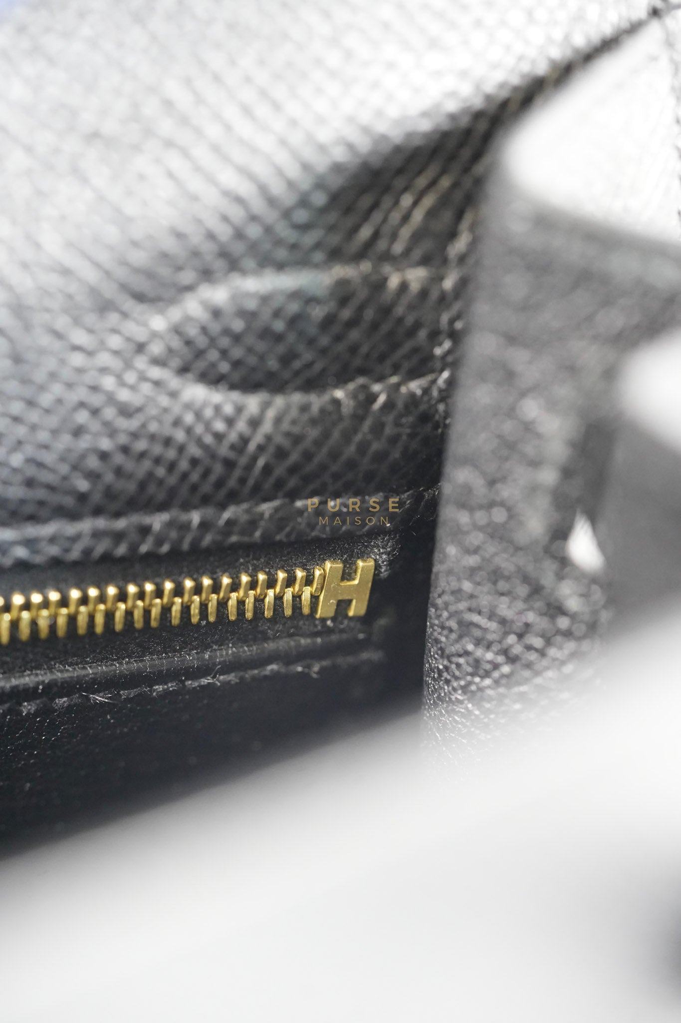 Kelly 25 Sellier in Black Epsom Leather and Gold Hardware Stamp Z (2021) | Purse Maison Luxury Bags Shop