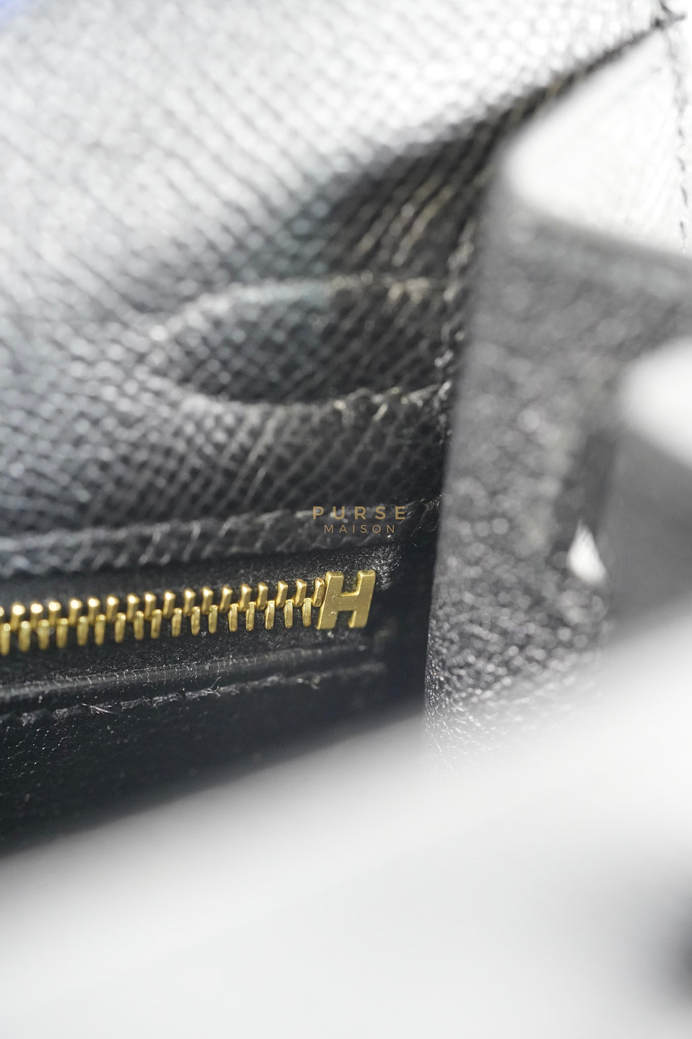 Kelly 25 Sellier in Black Epsom Leather and Gold Hardware Stamp Z (2021) | Purse Maison Luxury Bags Shop