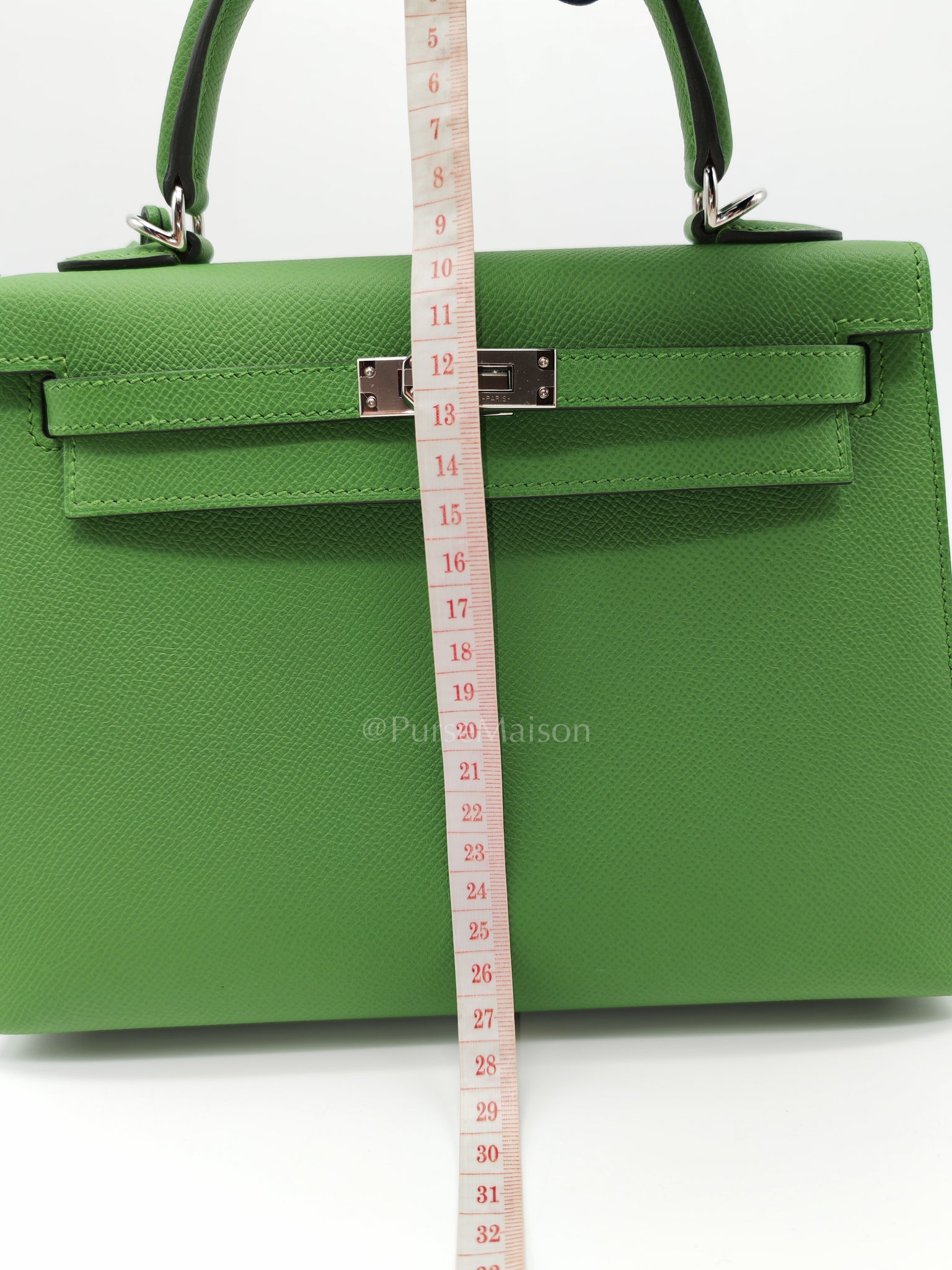 Kelly 25 Sellier in Vert Yucca Epsom Leather and Palladium Hardware Stamp W (2024) | Purse Maison Luxury Bags Shop