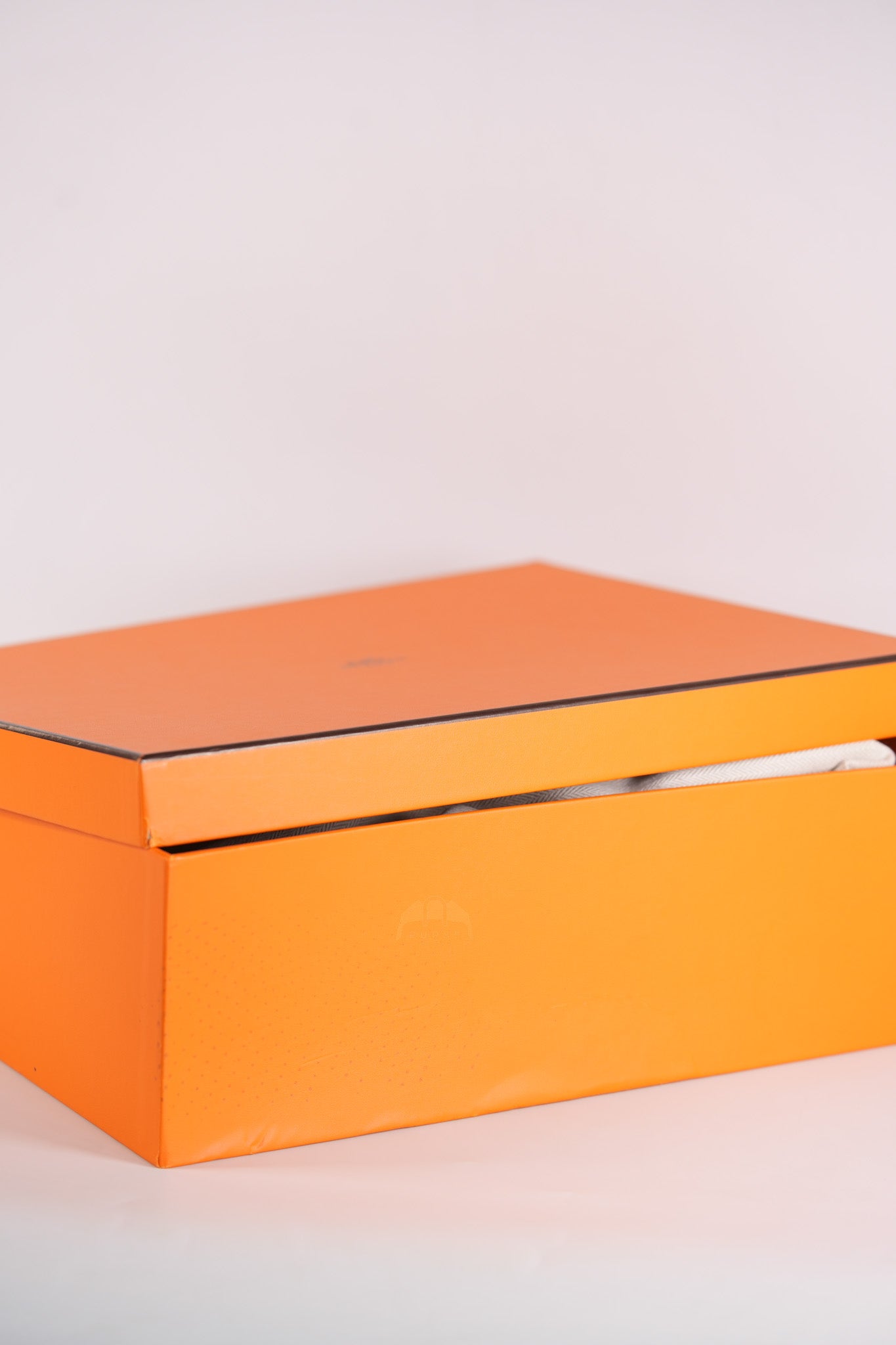 Kelly 25 Sellier Parchemin in Ostrich Leather and Gold Hardware Stamp Z (2021) | Purse Maison Luxury Bags Shop