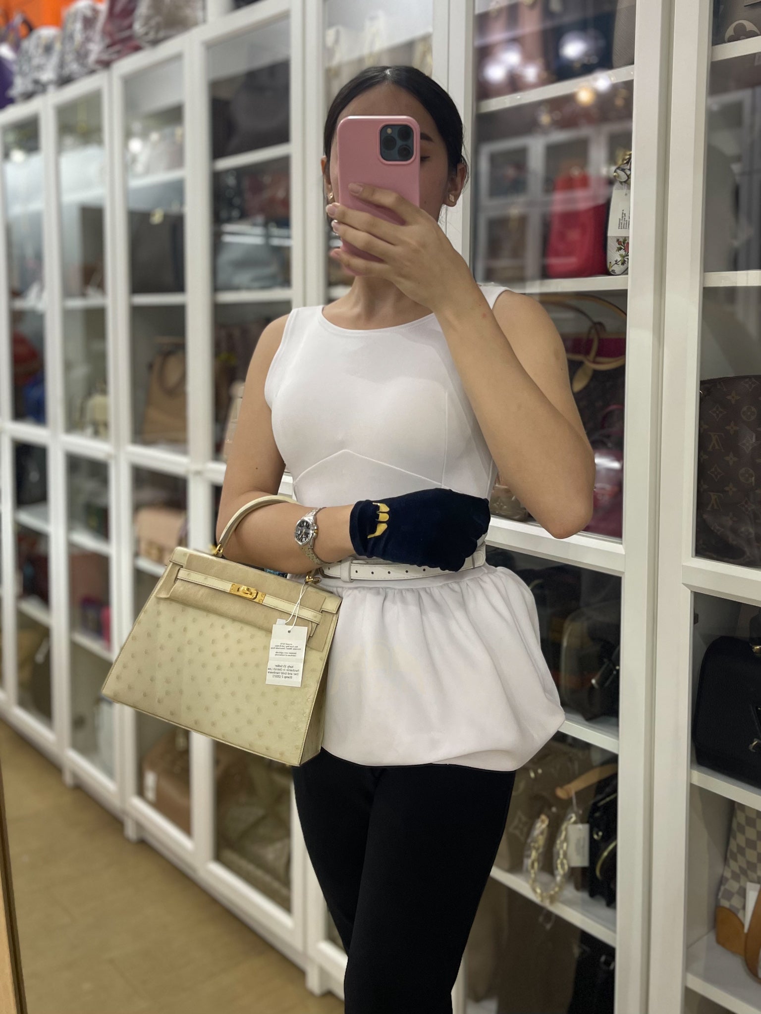 Kelly 25 Sellier Parchemin in Ostrich Leather and Gold Hardware Stamp Z (2021) | Purse Maison Luxury Bags Shop